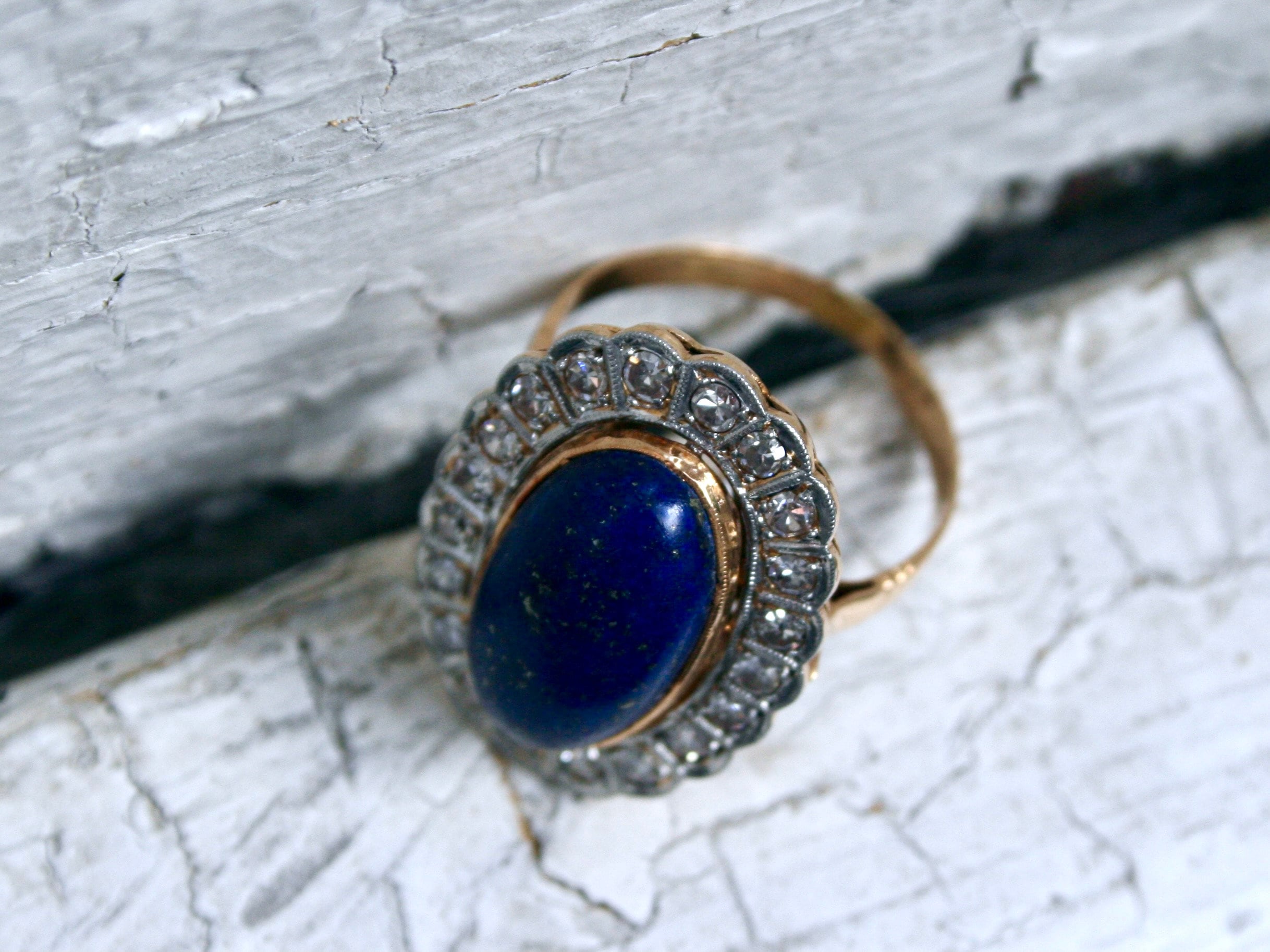 Vintage 18K Yellow Gold Diamond Halo Lapis Ring engagement Ring - 8.60ct.