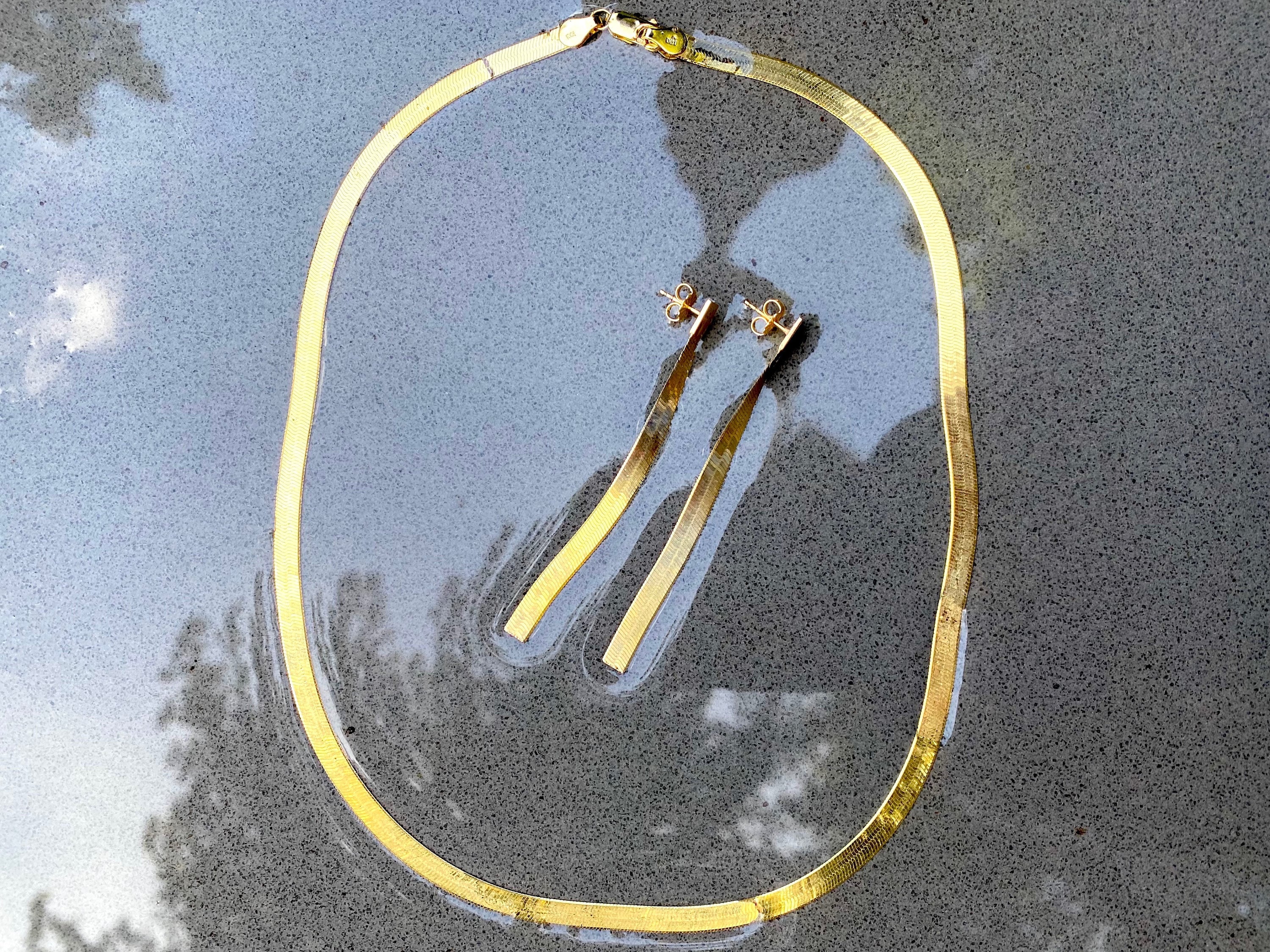 Liquid Gold 14K Yellow Gold Line Earrings.