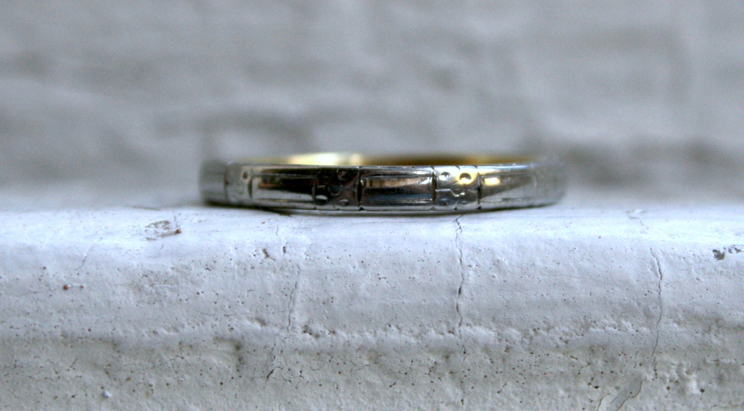 Pretty Vintage Floral 18K White and Yellow Gold Wedding Band.
