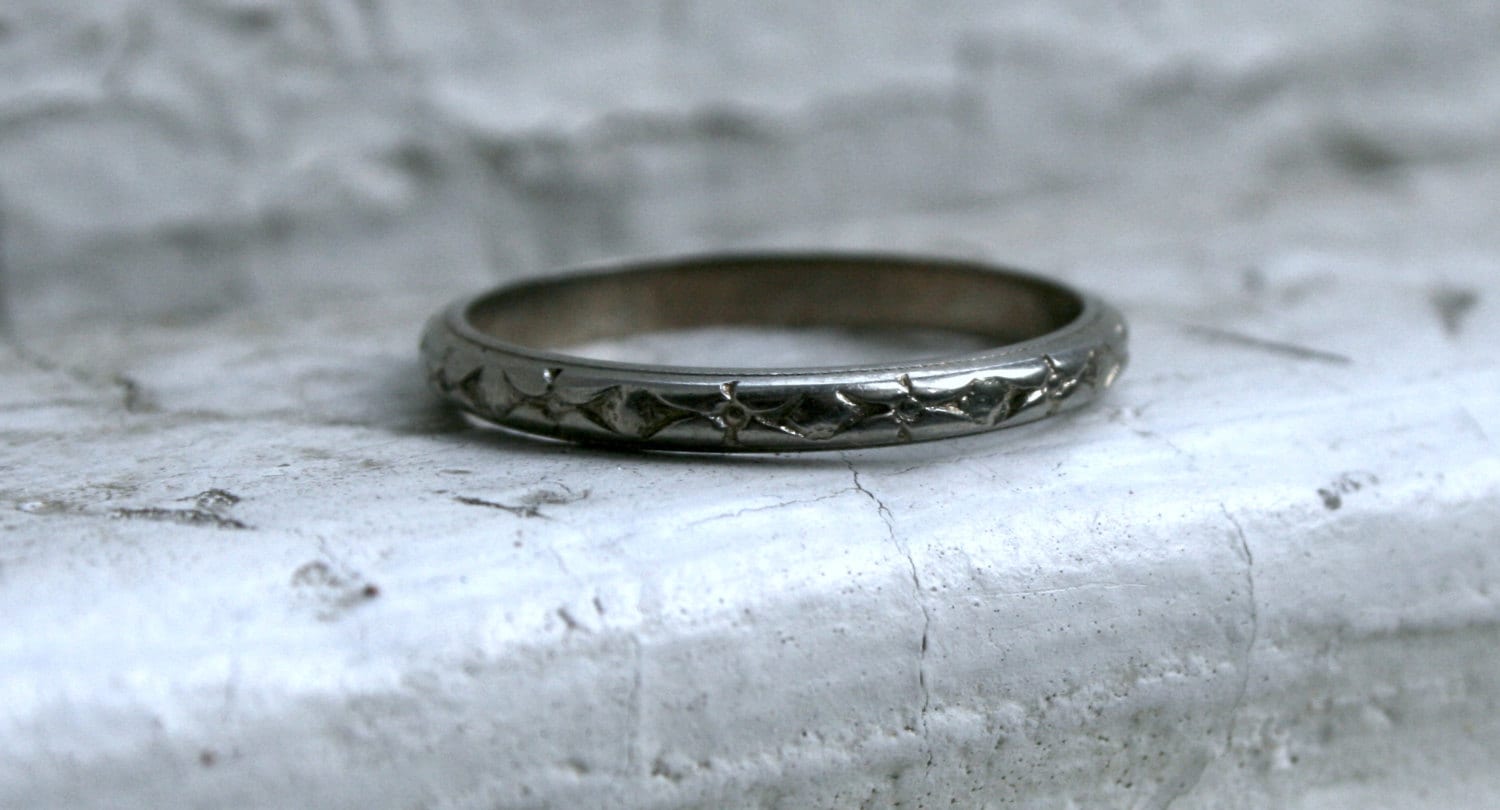 Classic Vintage Floral 18K White Gold Wedding Band.