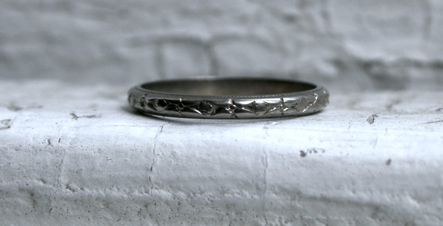 Classic Vintage Floral 18K White Gold Wedding Band.