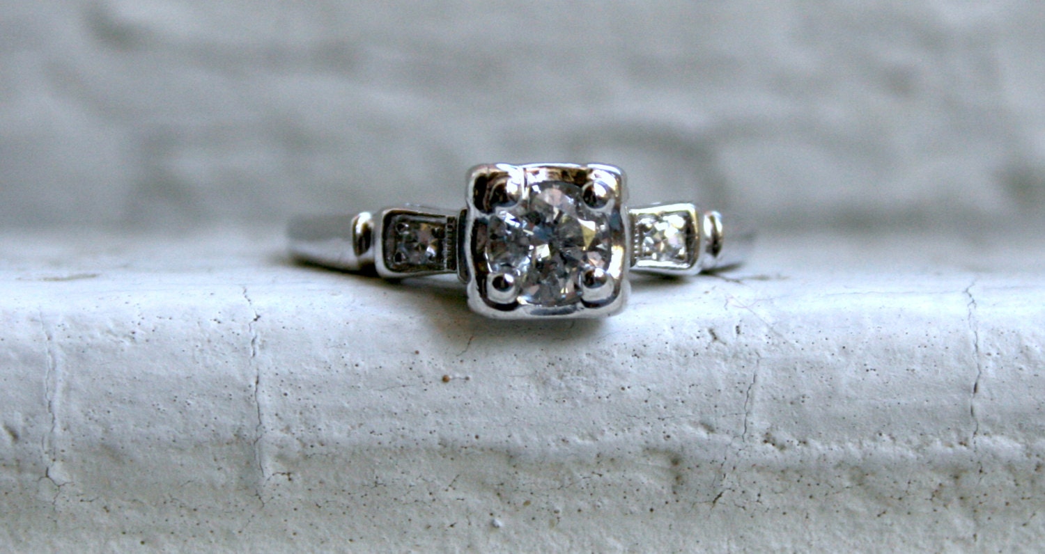 Beautiful Art Deco Platinum Three Stone Diamond Engagement Ring - 0.39ct