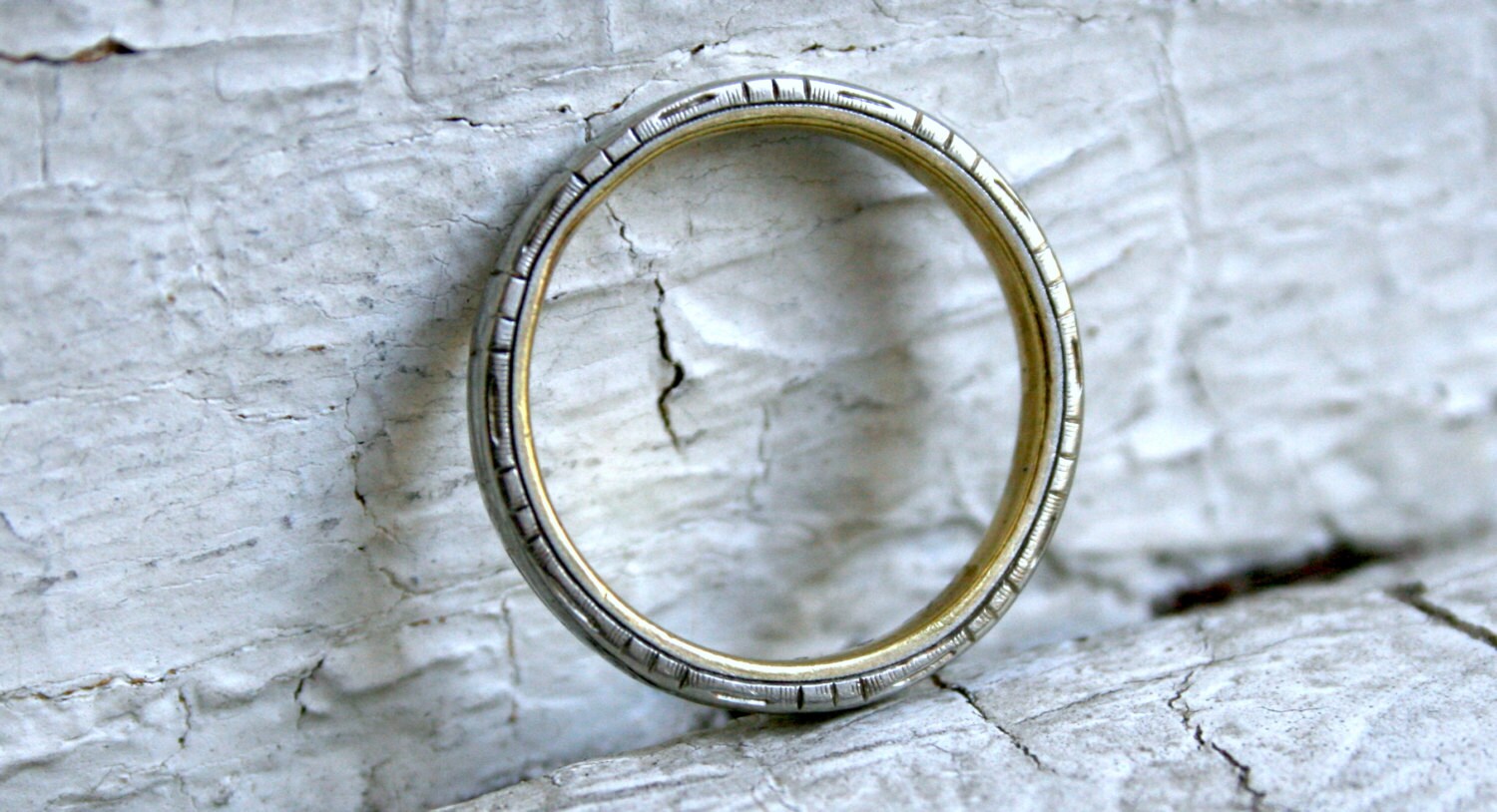 Pretty Vintage Floral 18K White and Yellow Gold Wedding Band.