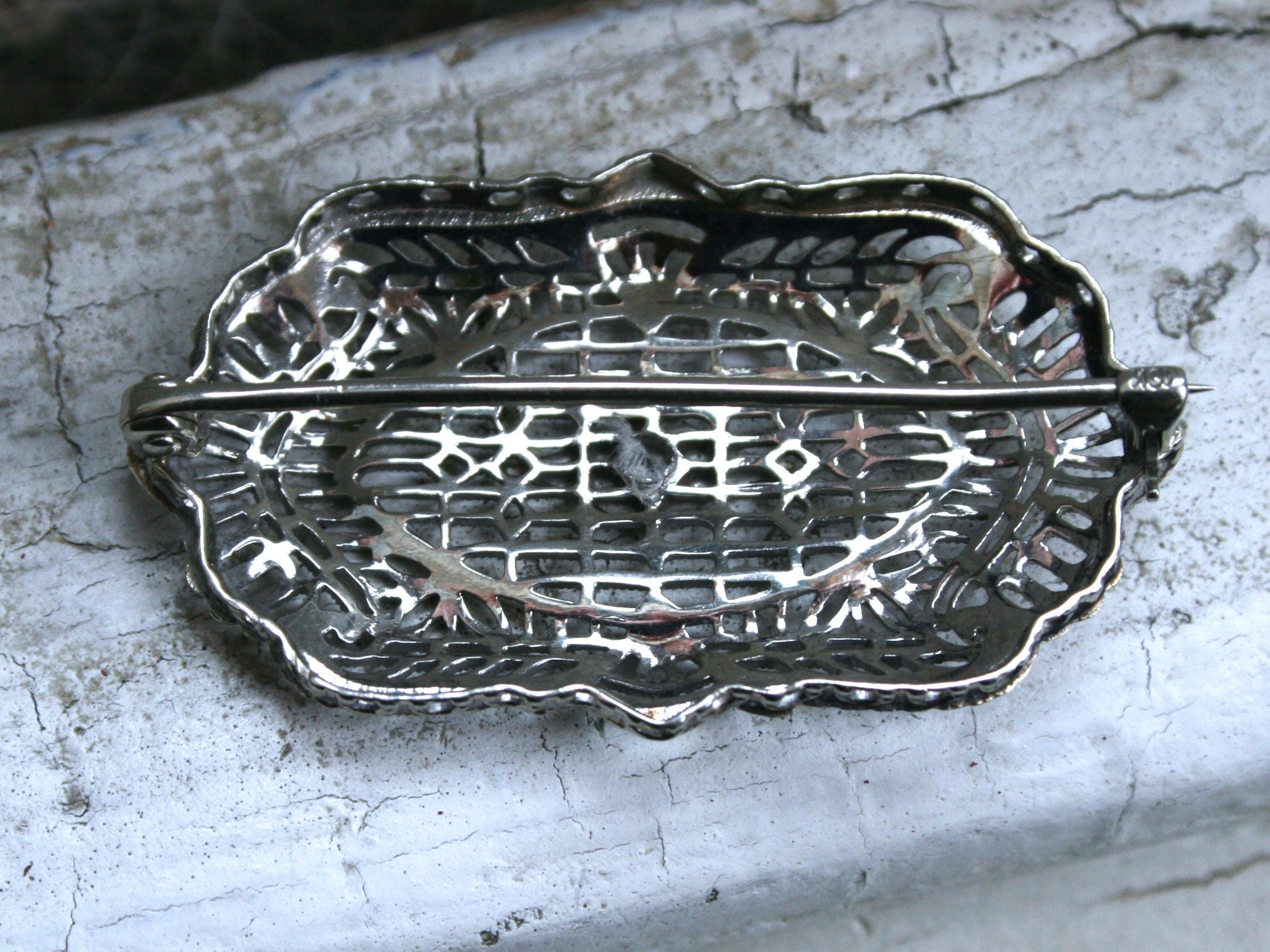 Vintage Filigree Diamond Pin/ Brooch in 10K White Gold.