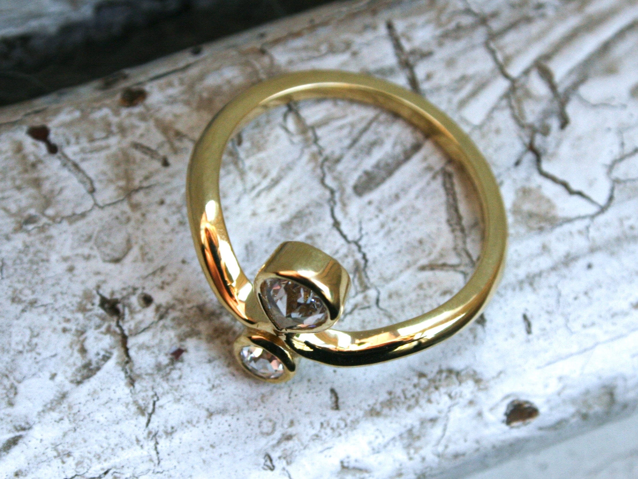 18K Yellow Gold Diamond Ring – Antique Twin Stone (0.65ct)