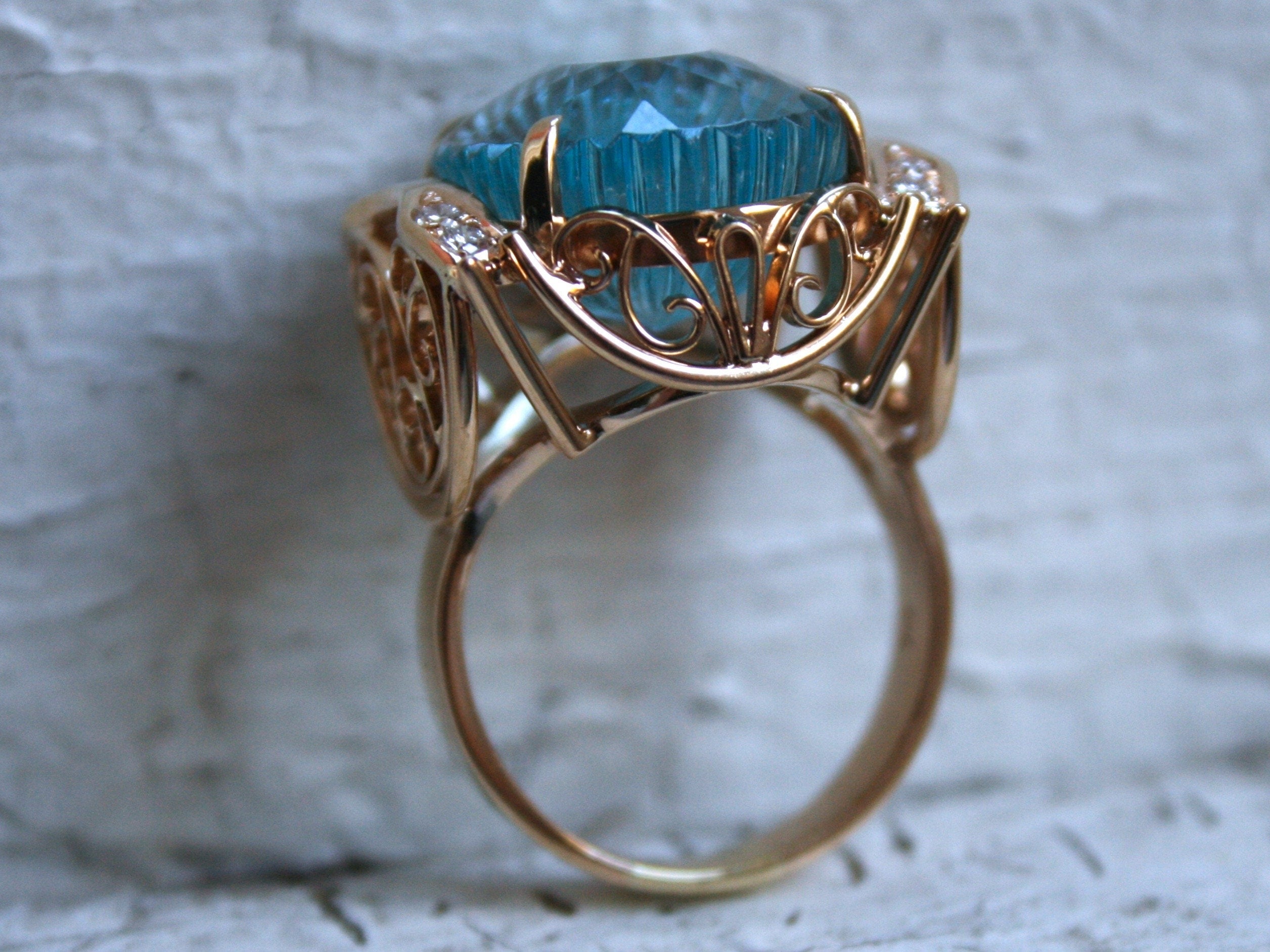 Vintage 18K Yellow Gold Fantasy Cut Blue Topaz and Diamond Ring - 22.71ct.