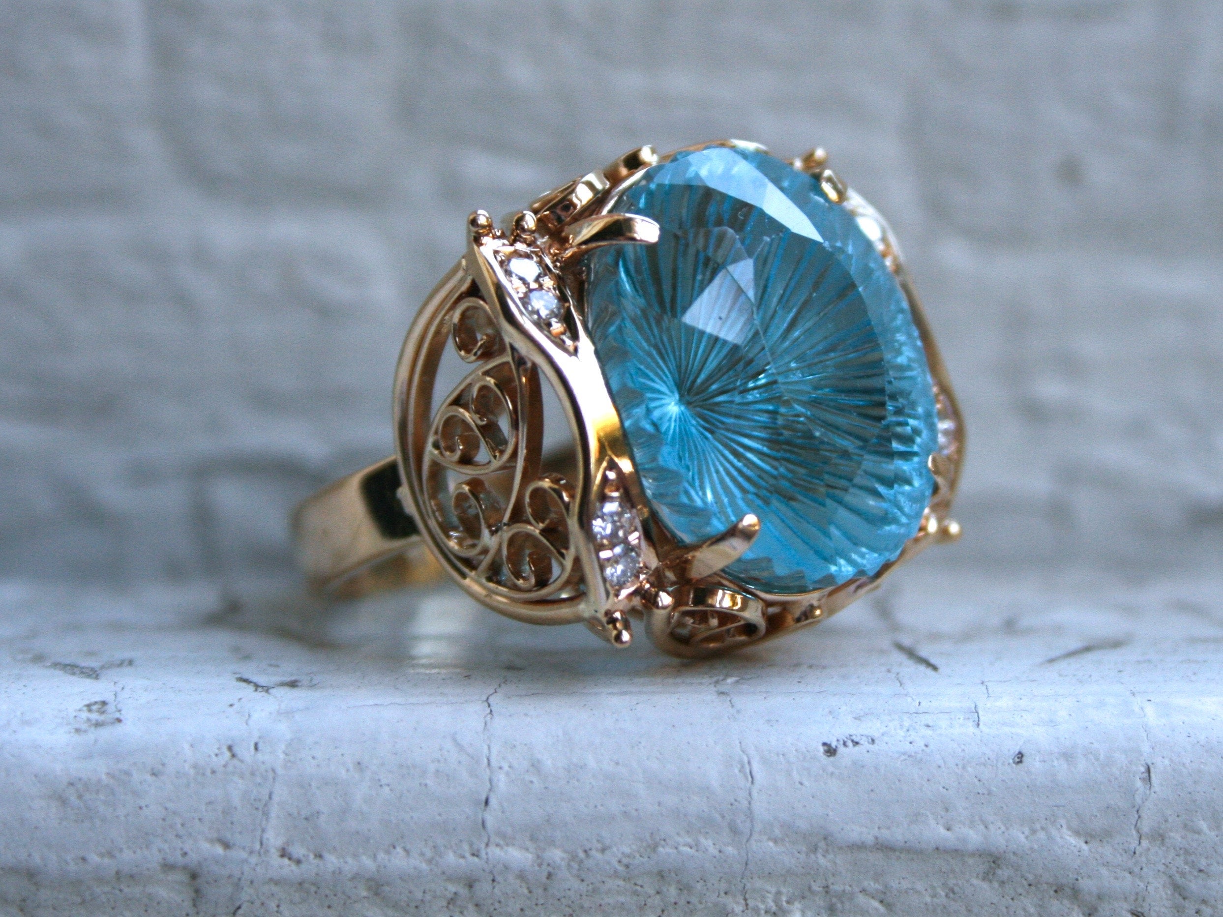 Vintage 18K Yellow Gold Fantasy Cut Blue Topaz and Diamond Ring - 22.71ct.