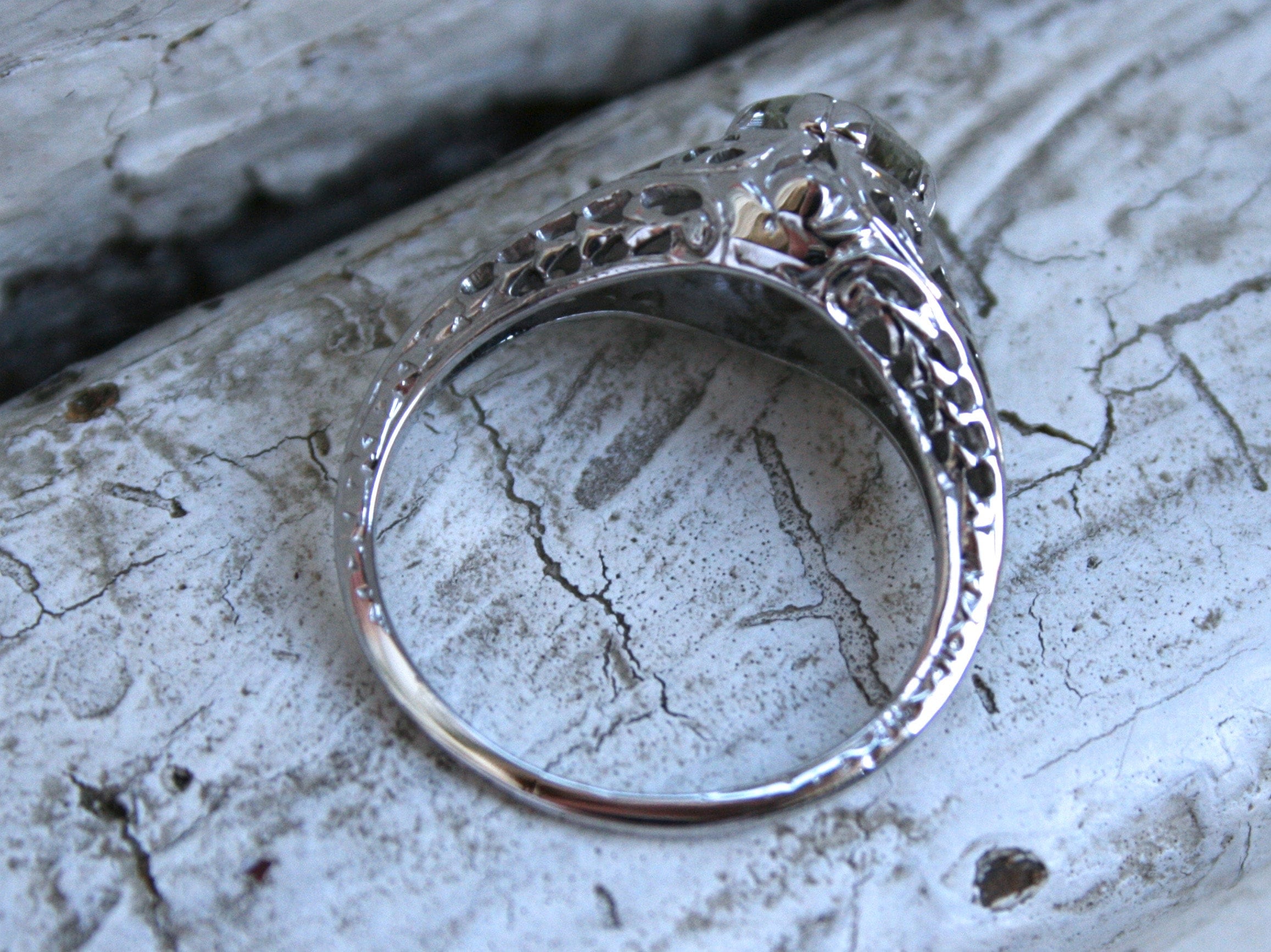 Vintage Filigree 18K White Gold Solitaire Diamond Engagement Ring - 0.50ct.