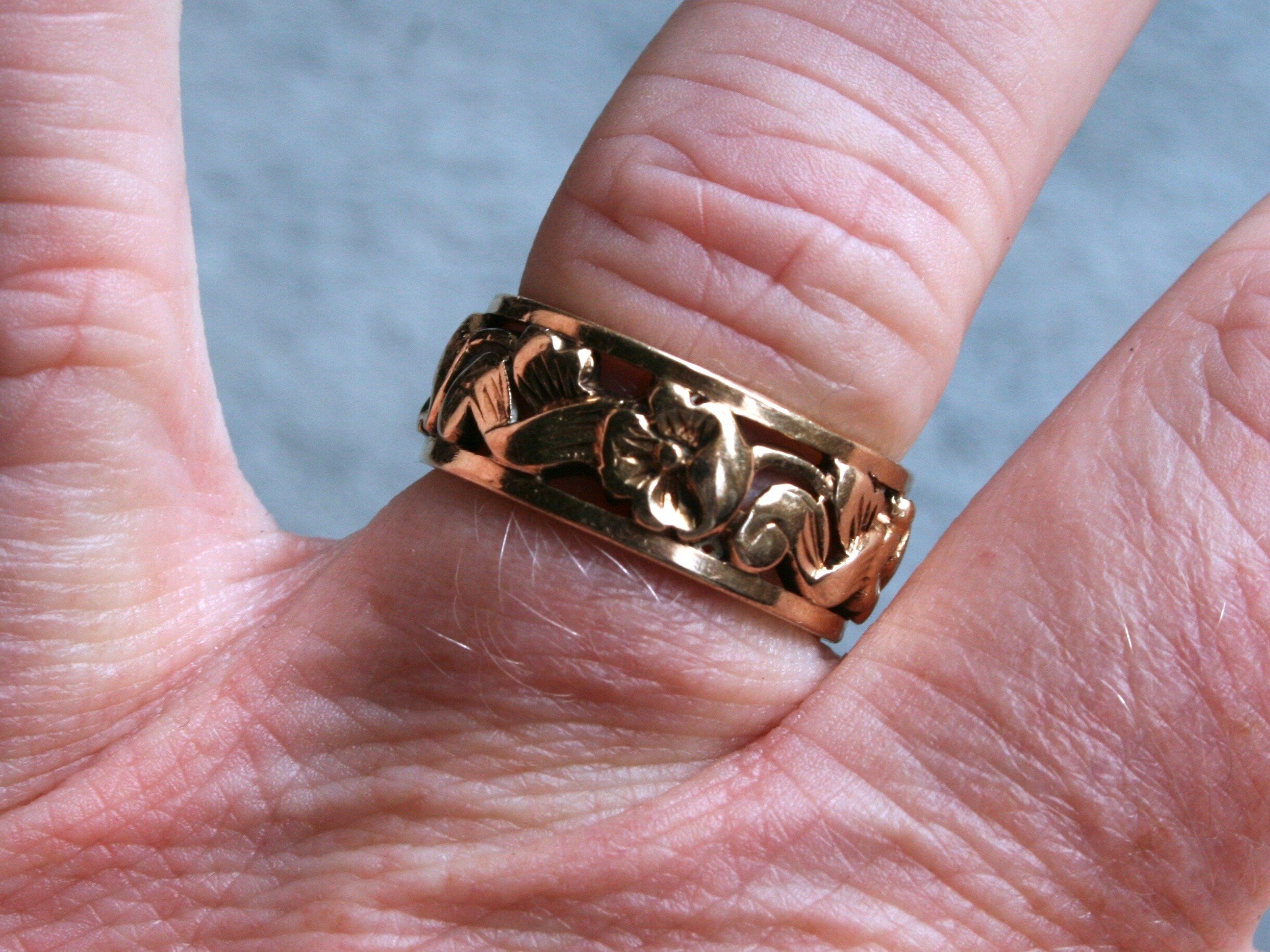 Amazing Vintage Floral Patterned 14K Yellow Gold Wide Wedding Band.