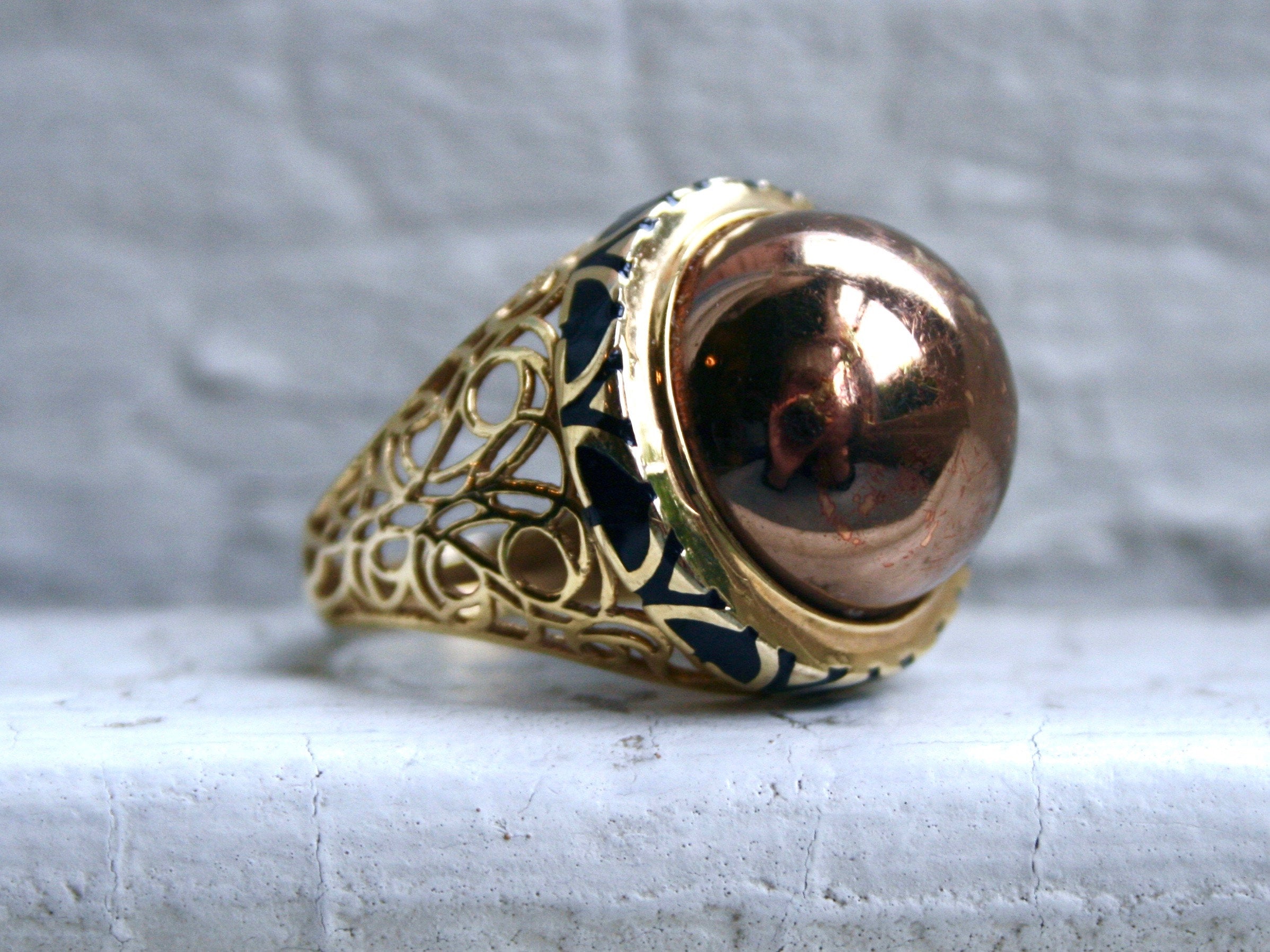 Cool Retro Vintage 14K Yellow Gold Ring with Enamel .