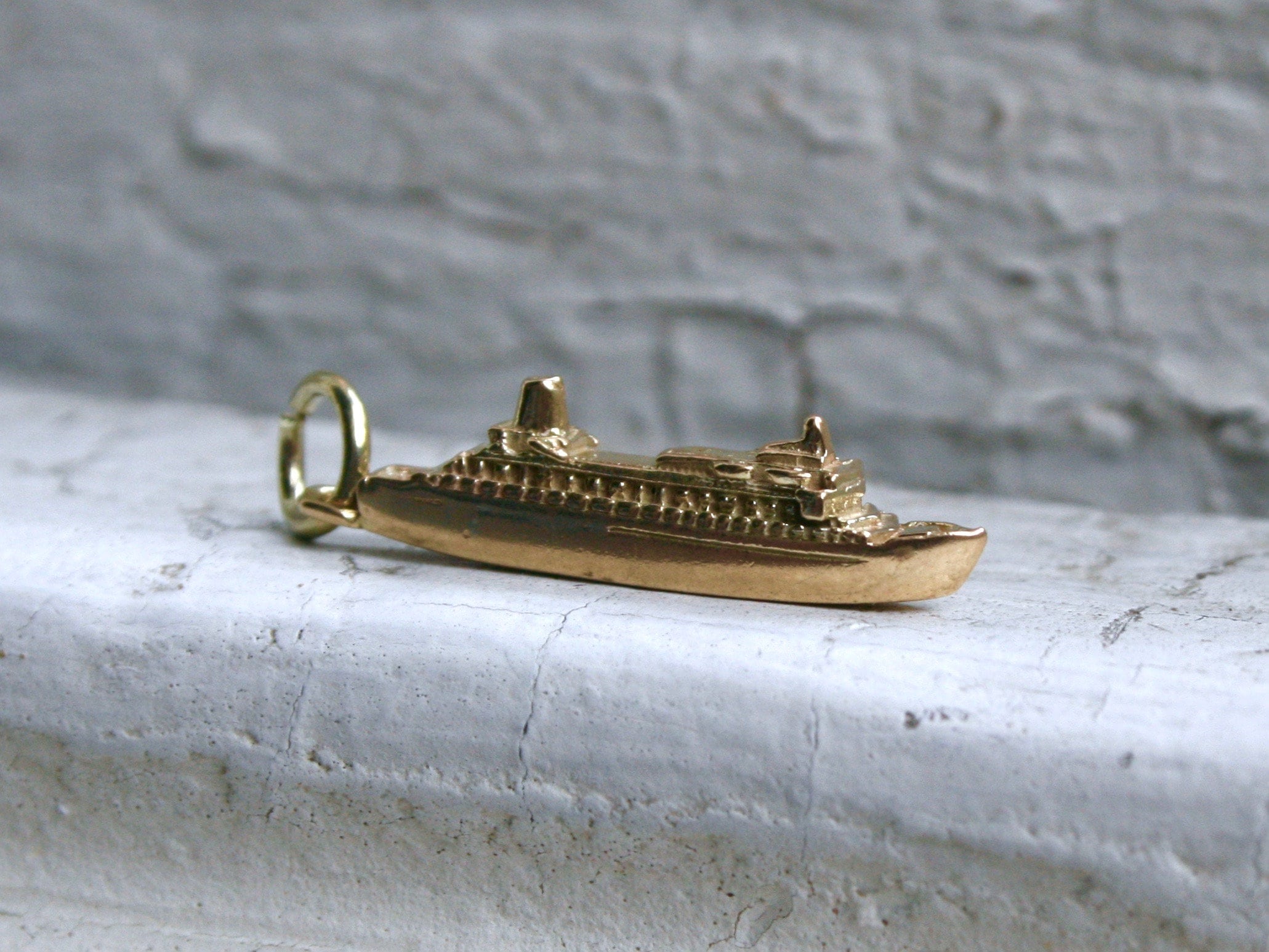 Vintage 10K Yellow Gold "Nieuw Amsterdam" Boat Charm/ Pendant.