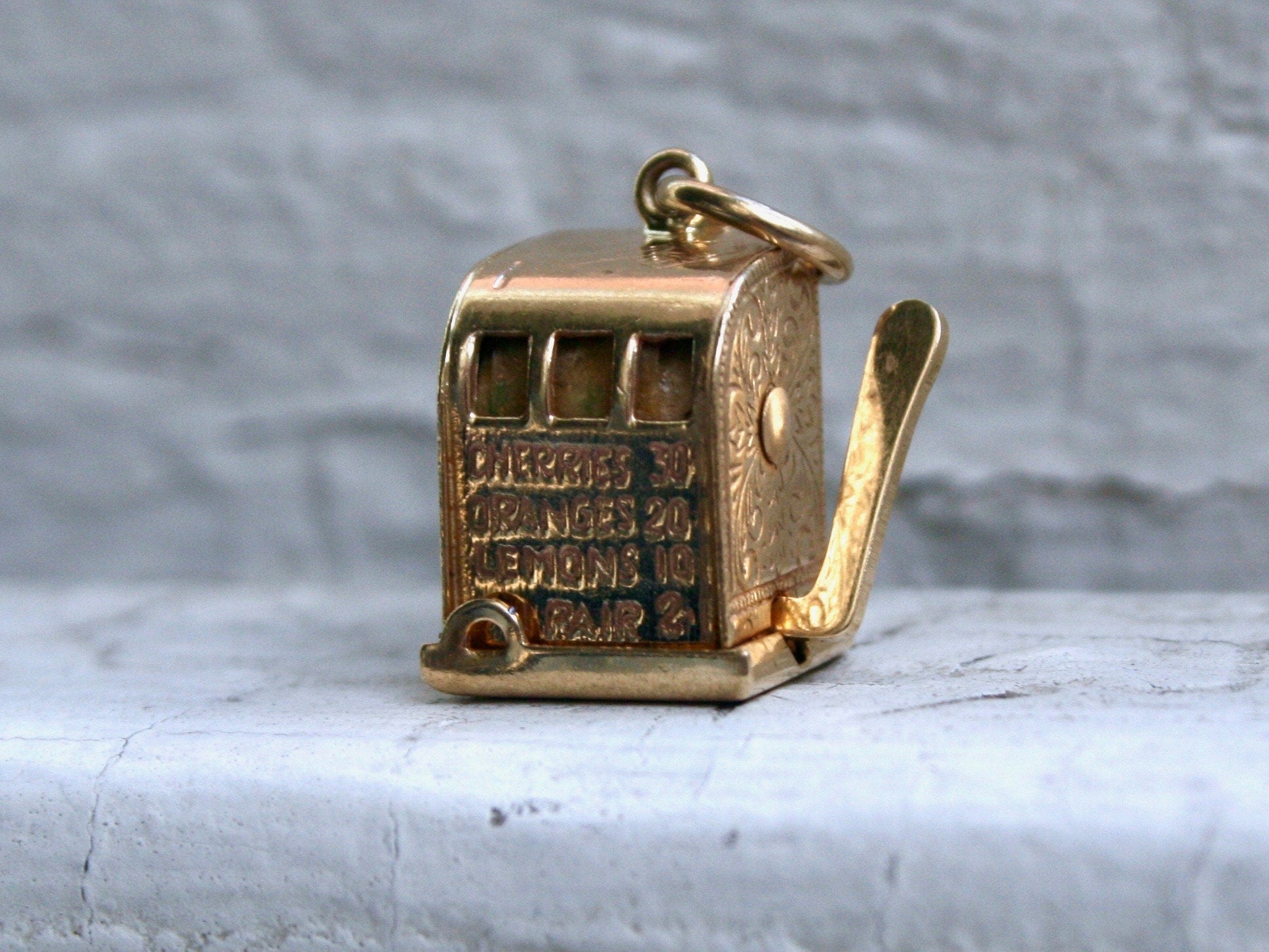Vintage 14K Yellow Gold Slot Machine Charm/ Pendant.