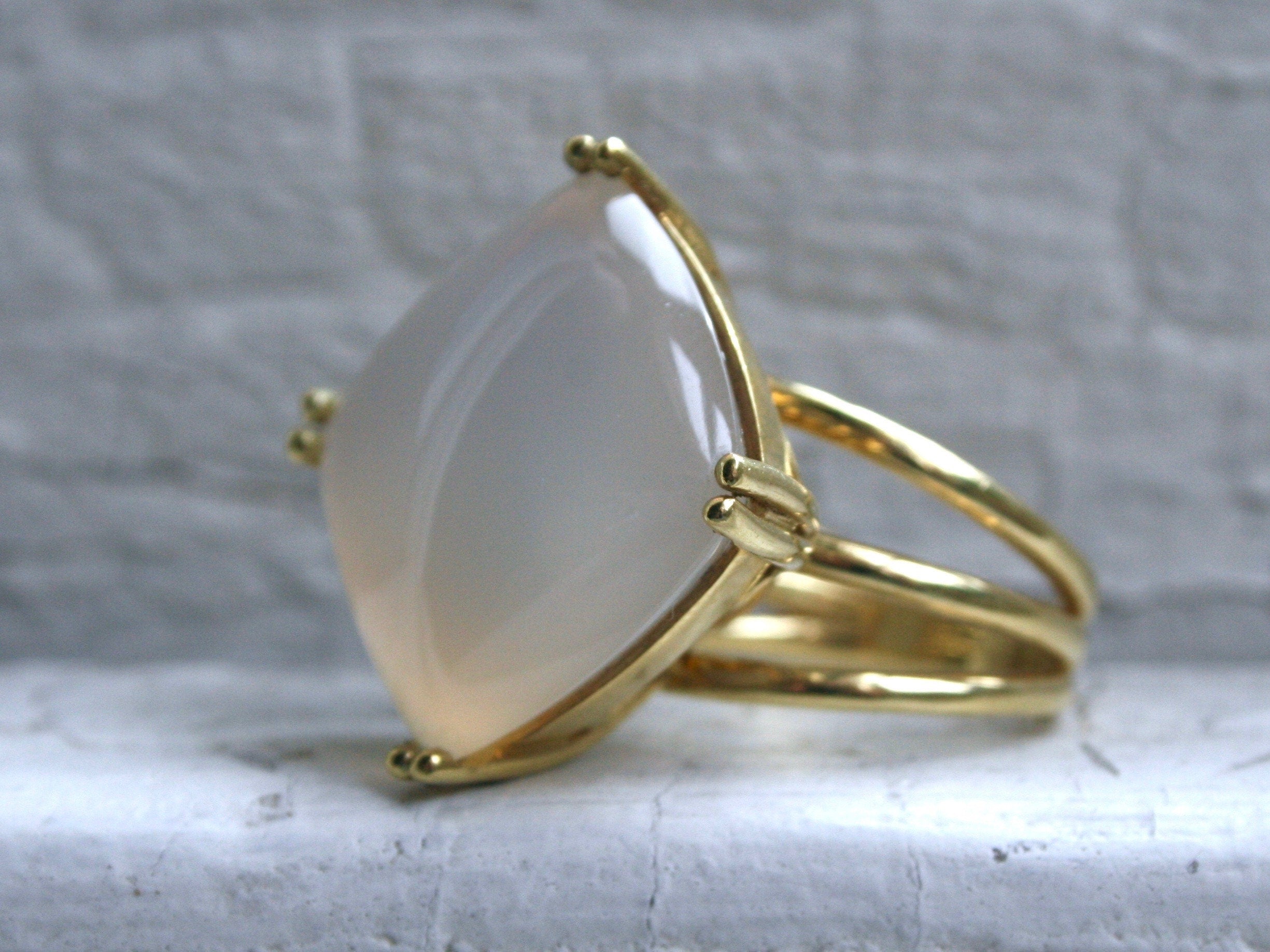 Gorgeous 18K Yellow Gold Lemon Chalcedony Ring Solitaire Ring Engagement Ring - 75ct