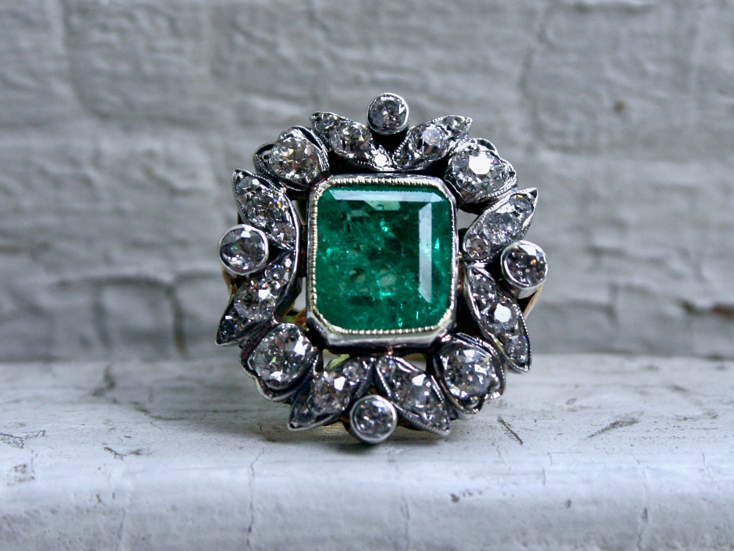Stunning Victorian Antique 18K Yellow Gold/ Silver Diamond and Emerald Ring - 6.60ct.
