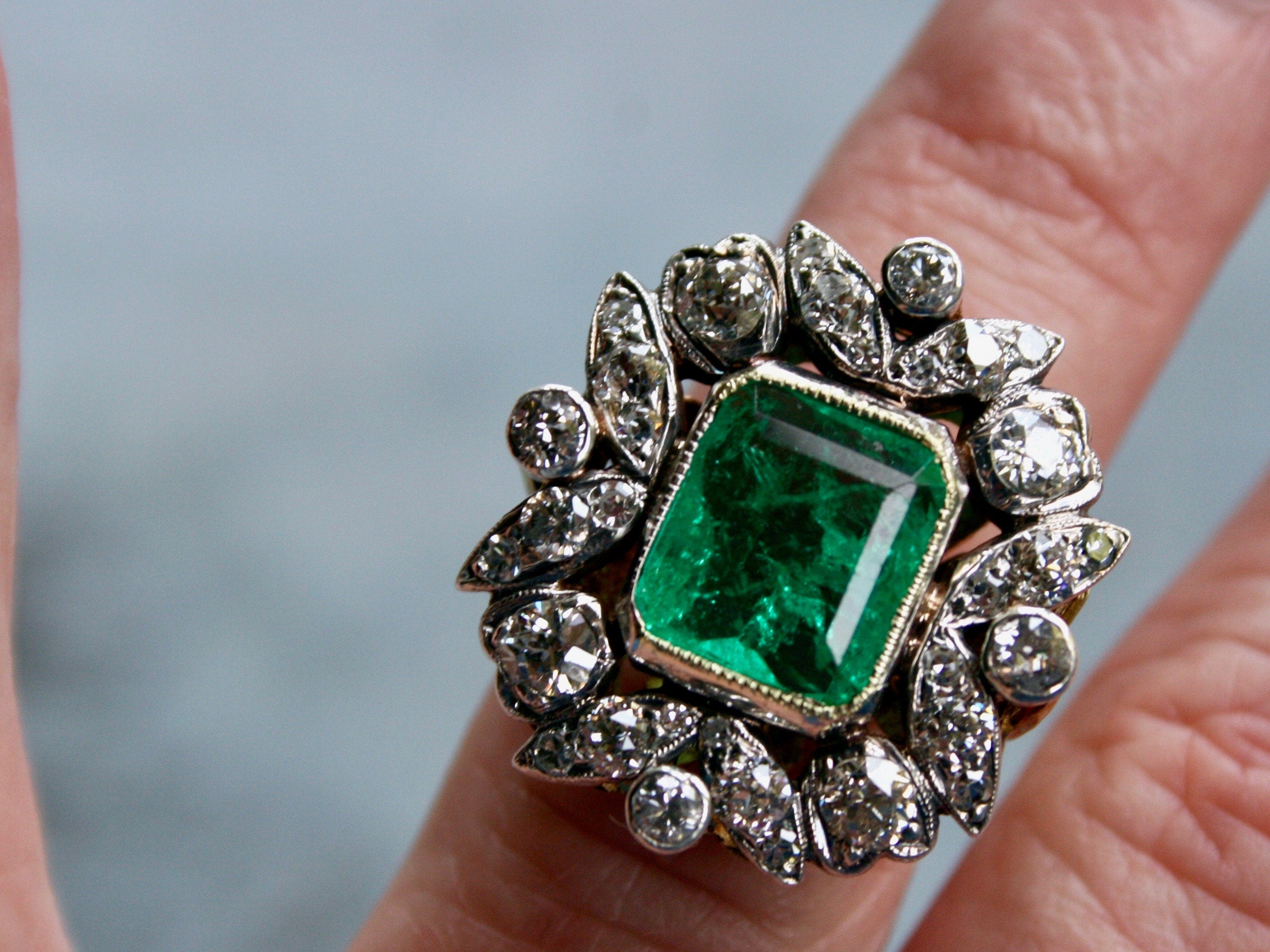 Stunning Victorian Antique 18K Yellow Gold/ Silver Diamond and Emerald Ring - 6.60ct.
