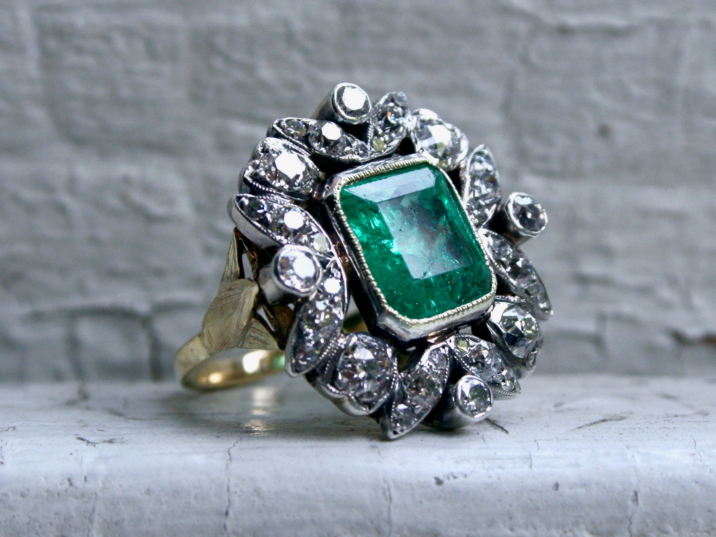 Stunning Victorian Antique 18K Yellow Gold/ Silver Diamond and Emerald Ring - 6.60ct.