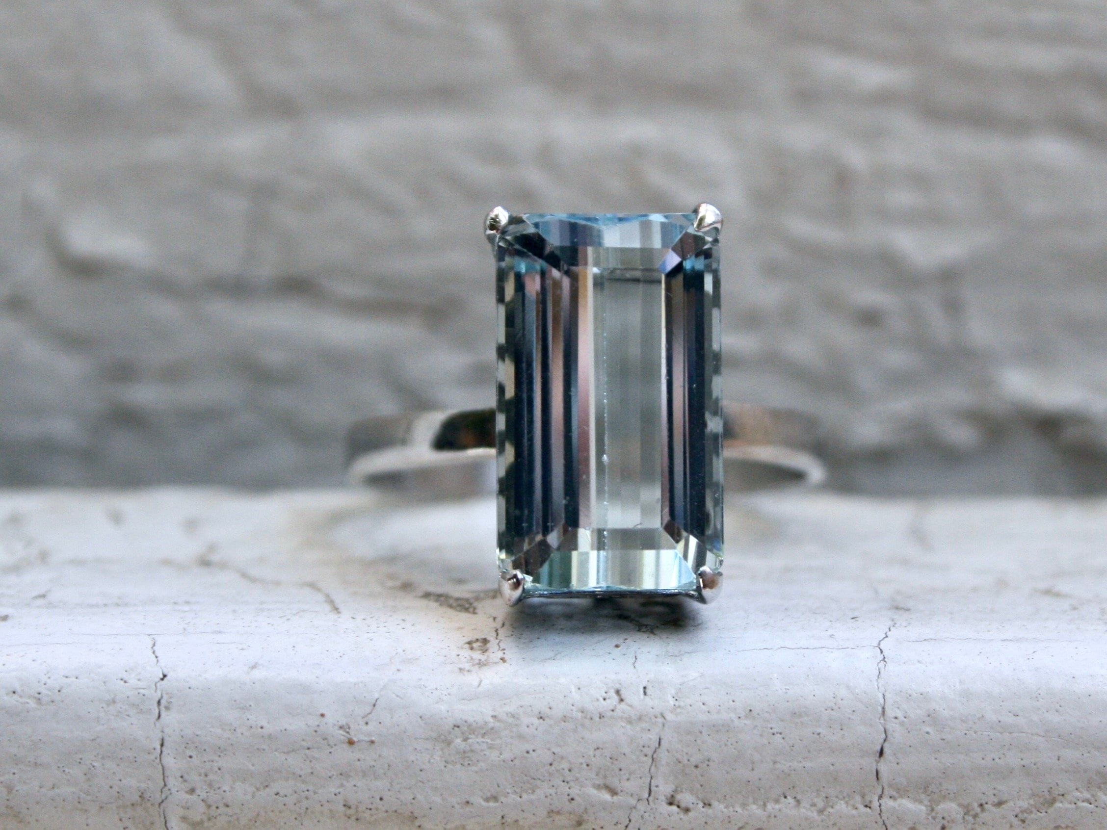 Vintage Aquamarine Solitaire Ring Engagement Ring in 18K White Gold - 6.00ct.