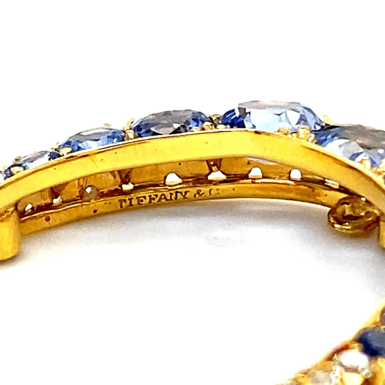 Victorian Antique Tiffany & Co Sapphire Brooch/ Pendant in 18K Gold.