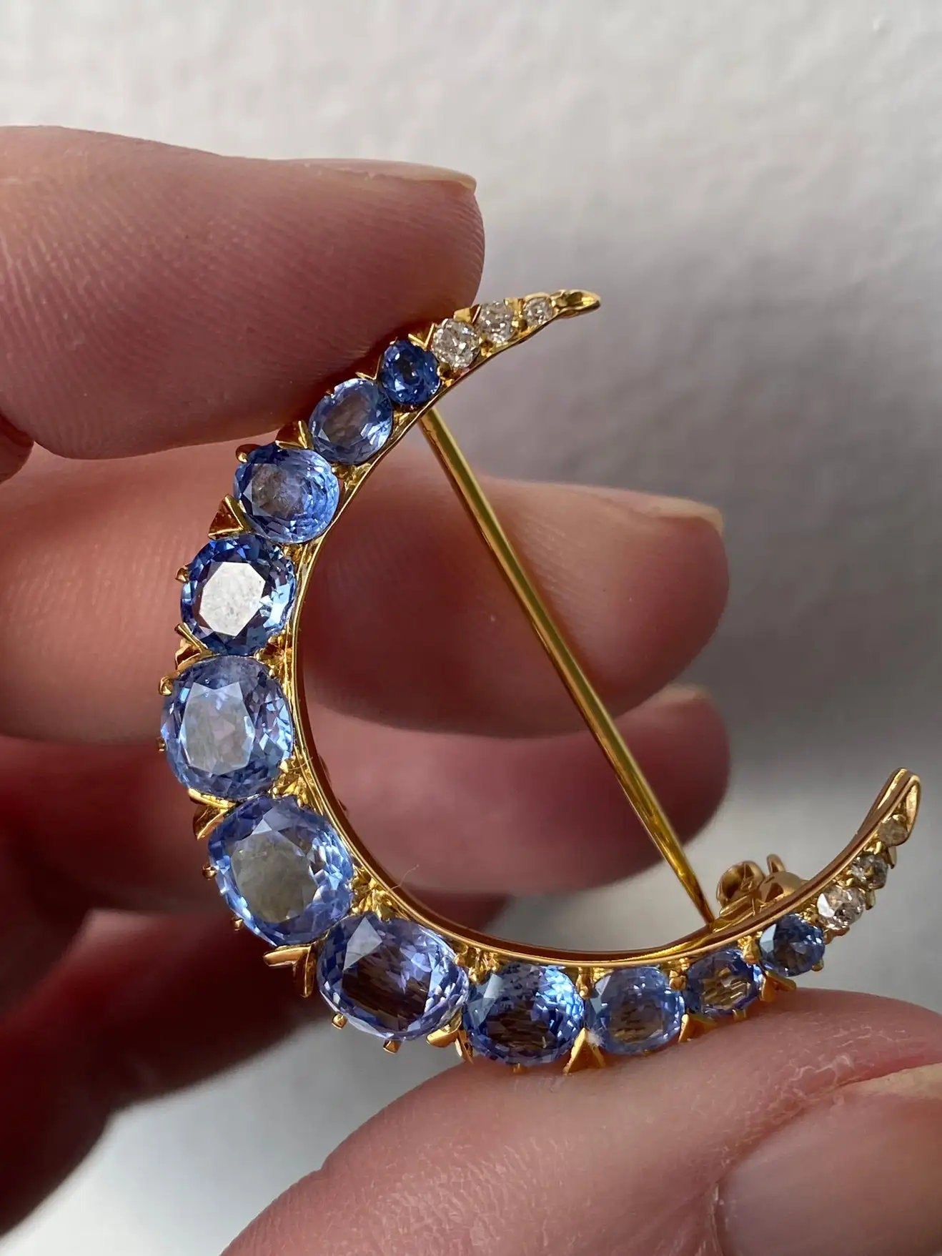 Victorian Antique Tiffany & Co Sapphire Brooch/ Pendant in 18K Gold.