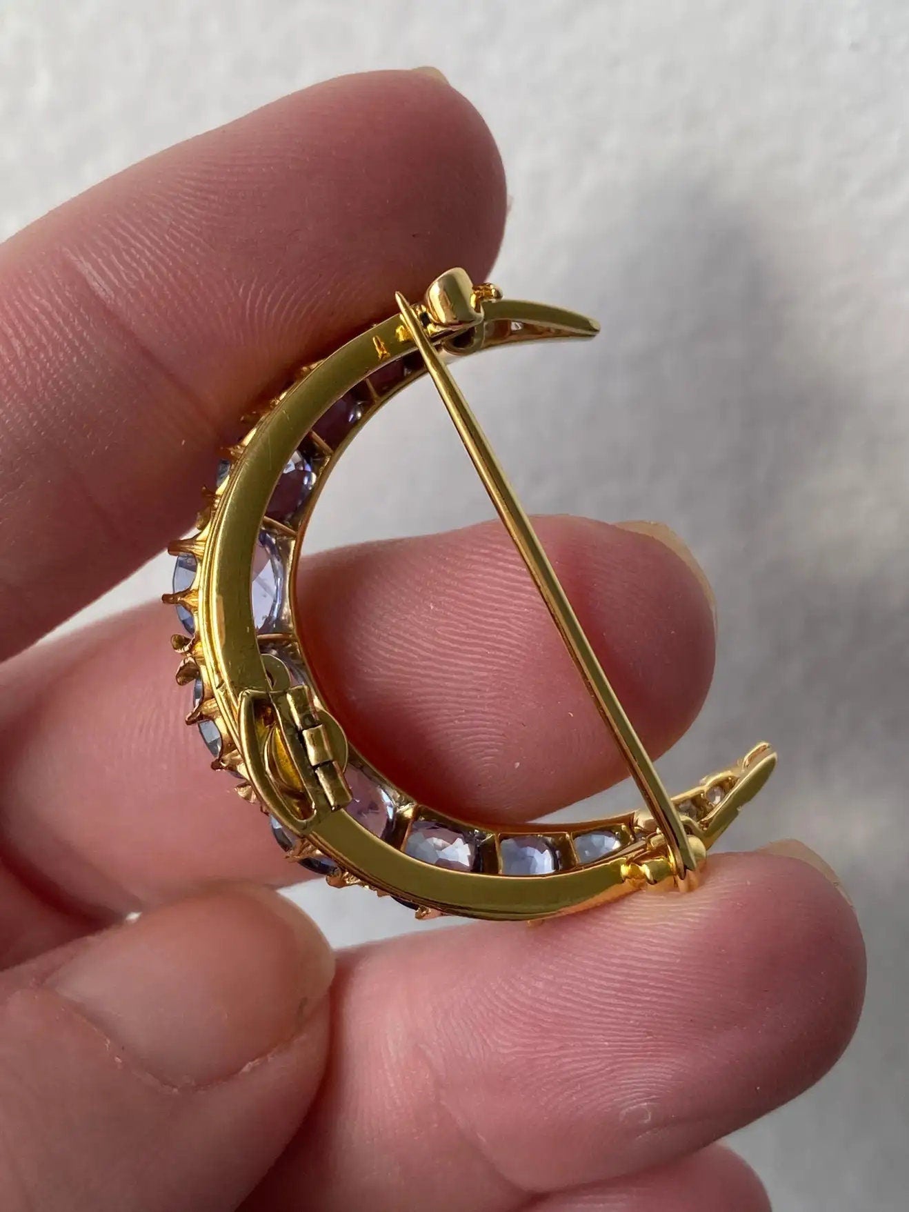 Victorian Antique Tiffany & Co Sapphire Brooch/ Pendant in 18K Gold.