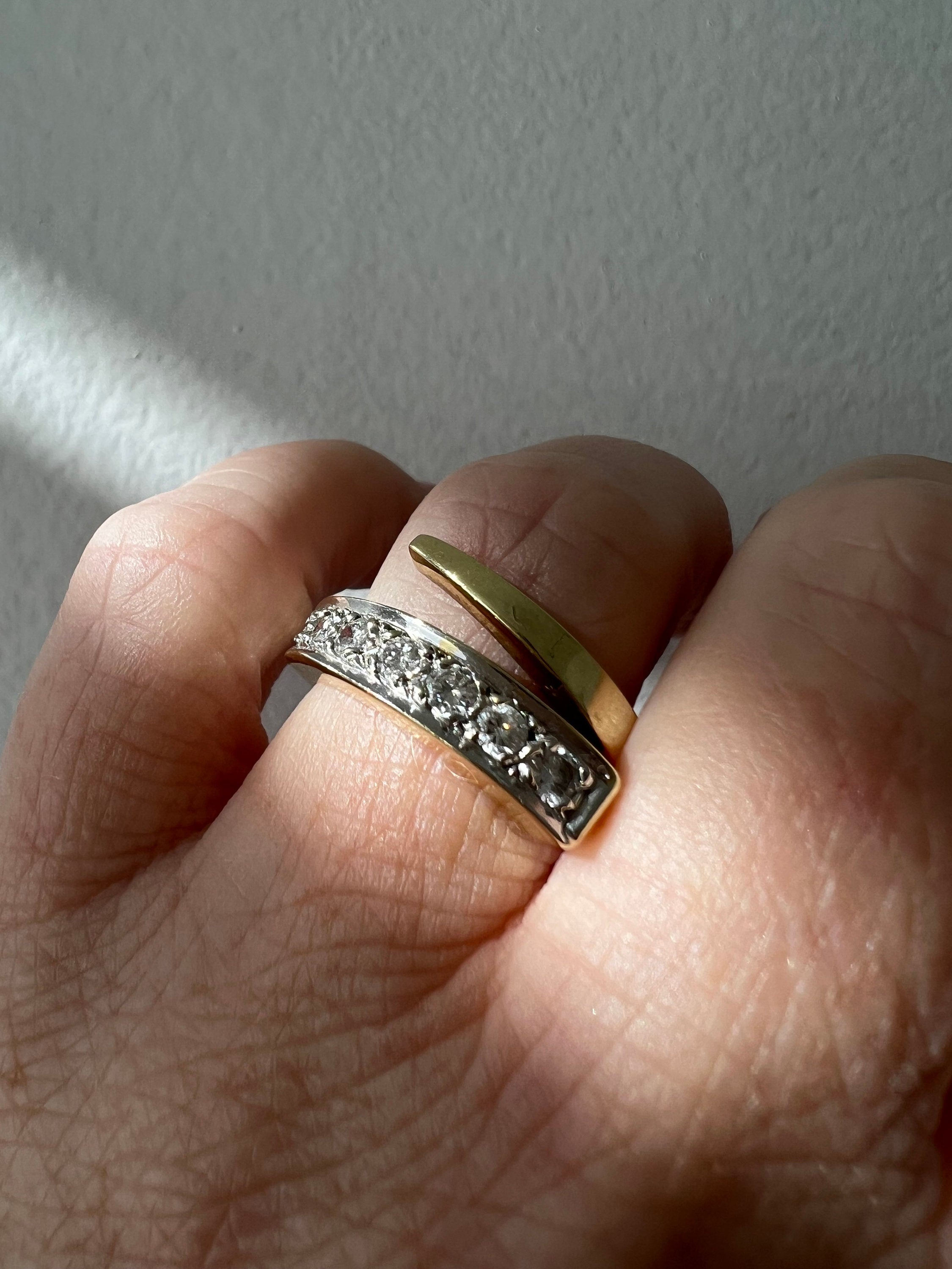 Beautiful Vintage 14K Yellow Diamond Ring By Pass Ring Wedding Band - 0.54ct.