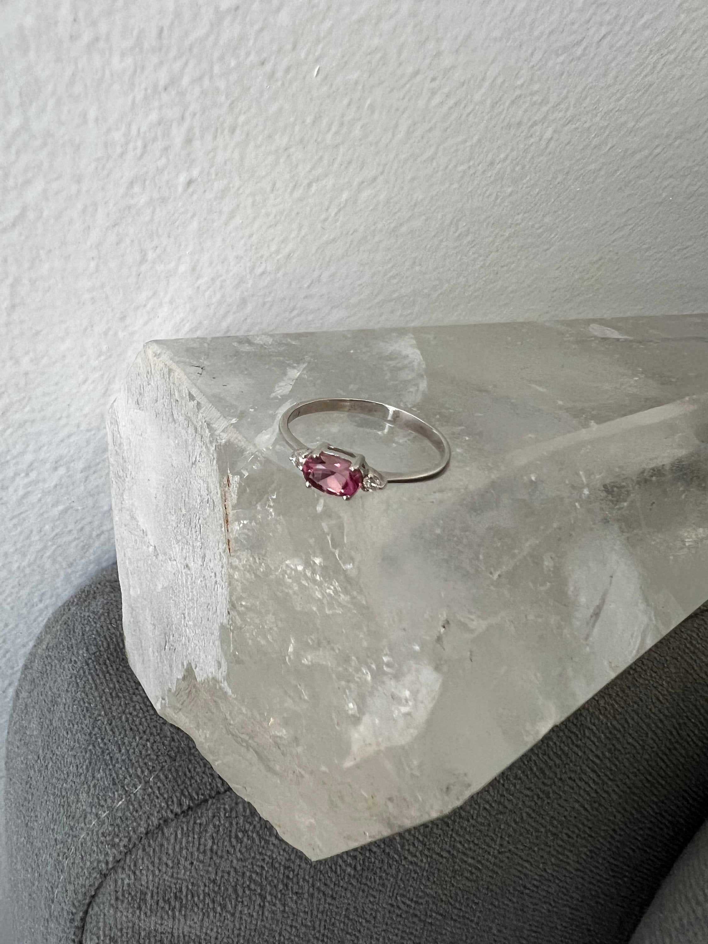 Vintage Pink Sapphire and Diamond 14K White Gold Ring Engagement Ring.