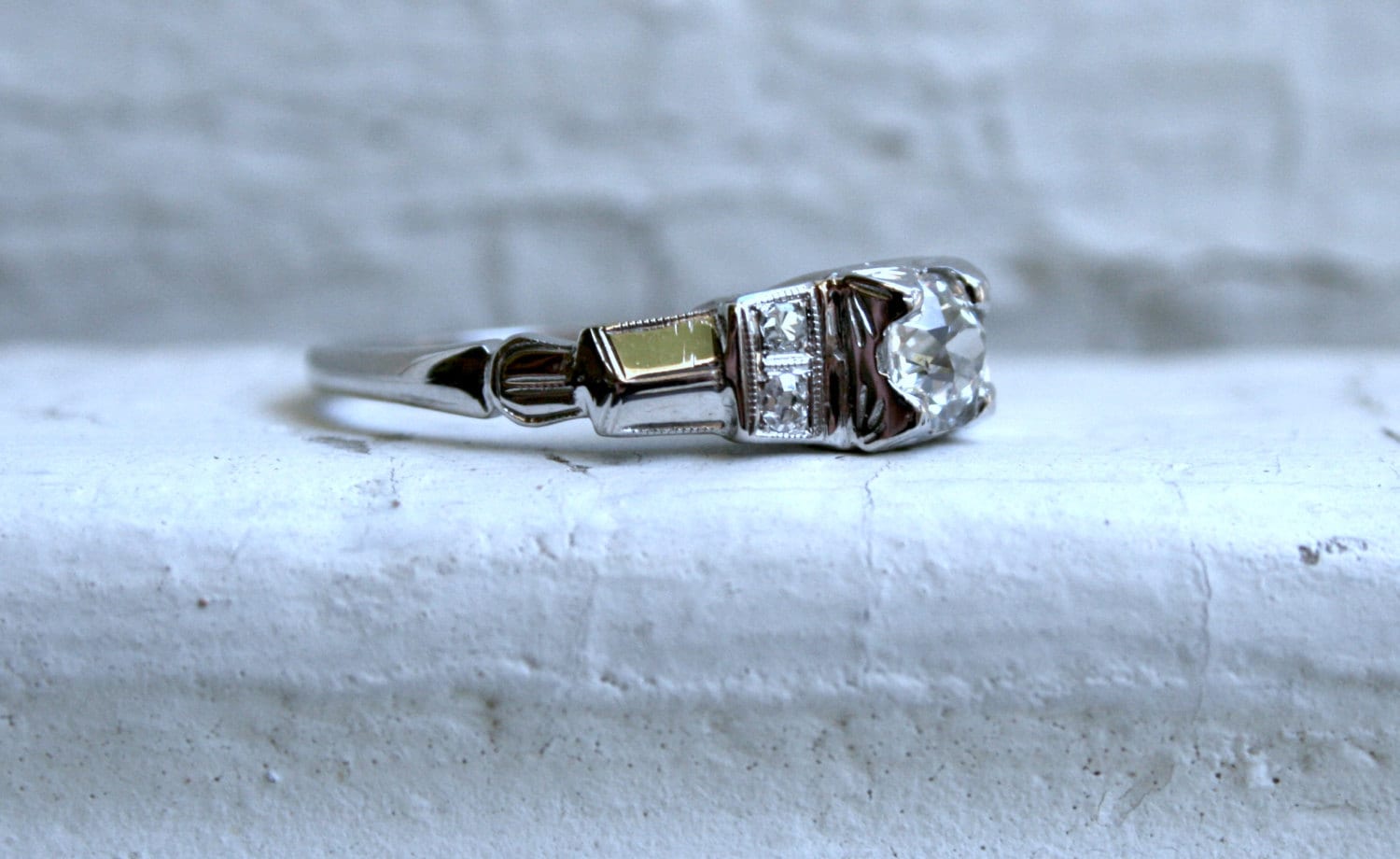 Vintage Art Deco 18K White Gold Diamond Engagement Ring - 0.59ct.