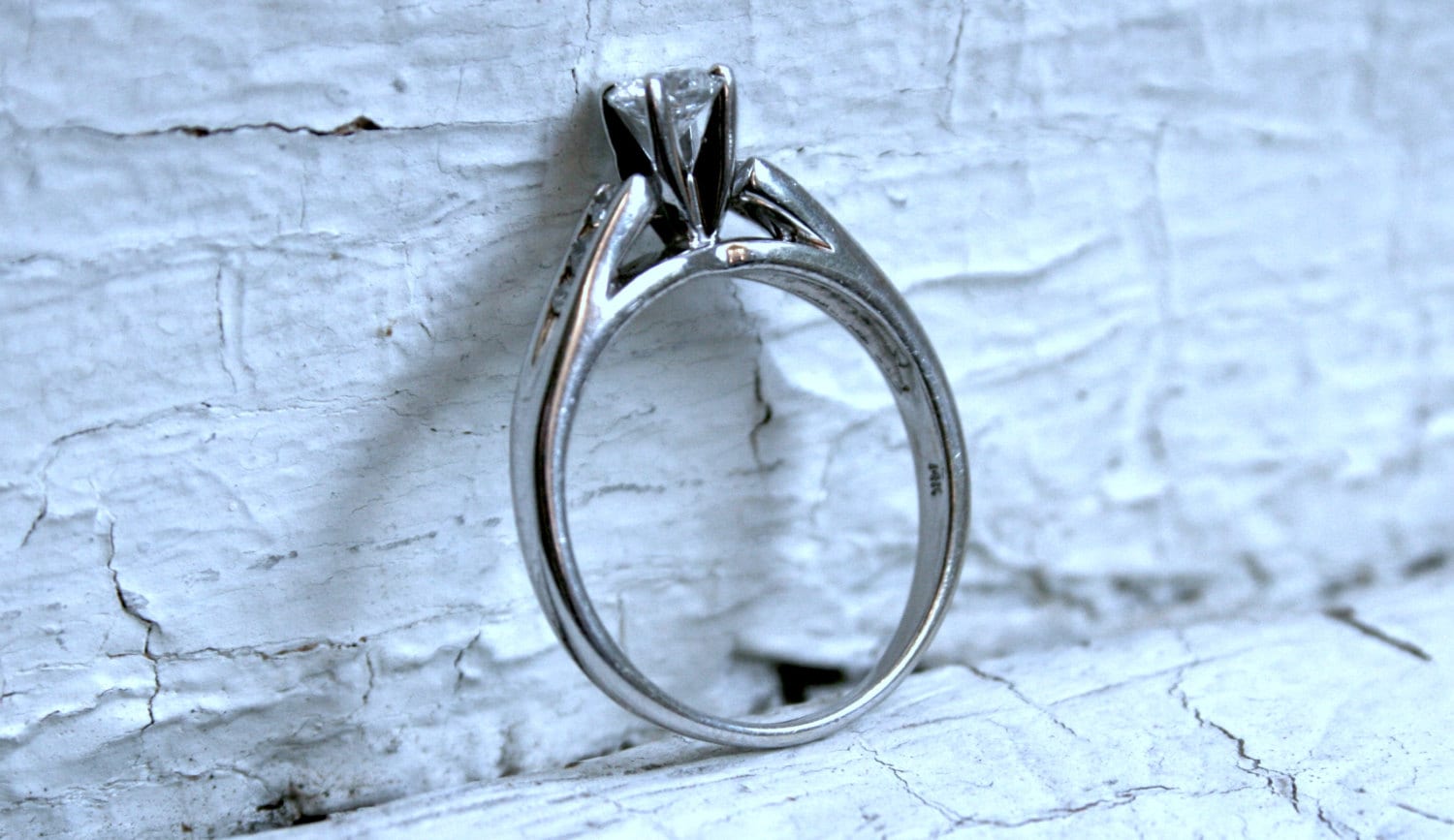 Classic Vintage 14K White Gold Diamond Engagement Ring - 0.54ct.