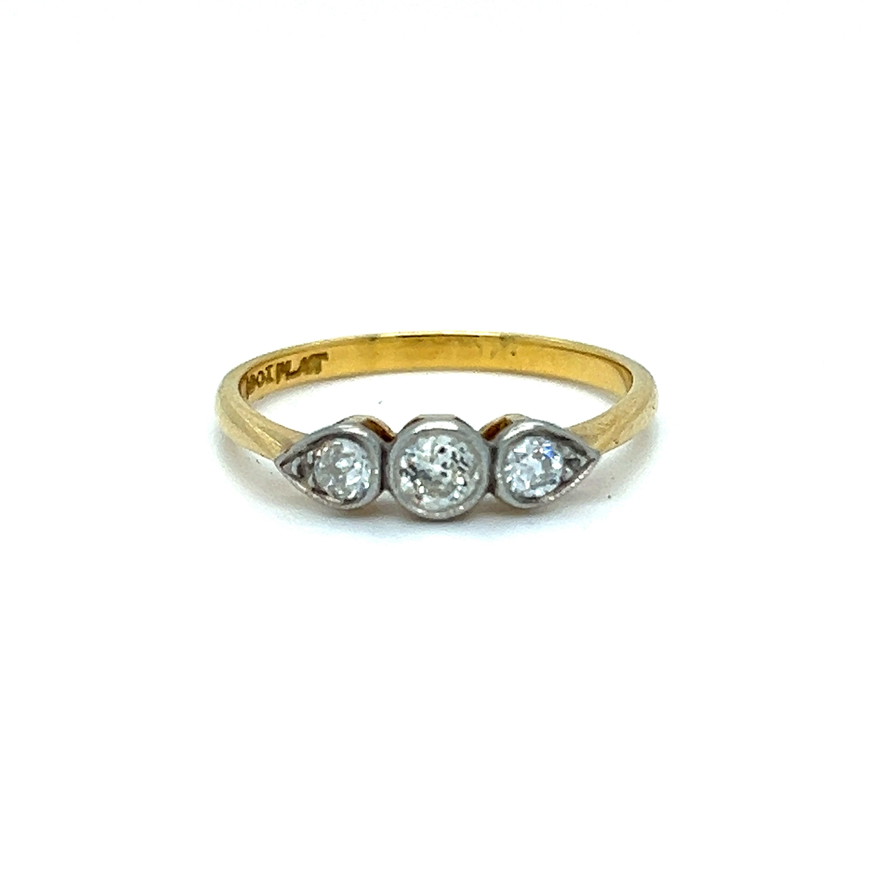 Antique 18K Yellow Gold Platinum Diamond Three Stone Ring Engagement Ring.
