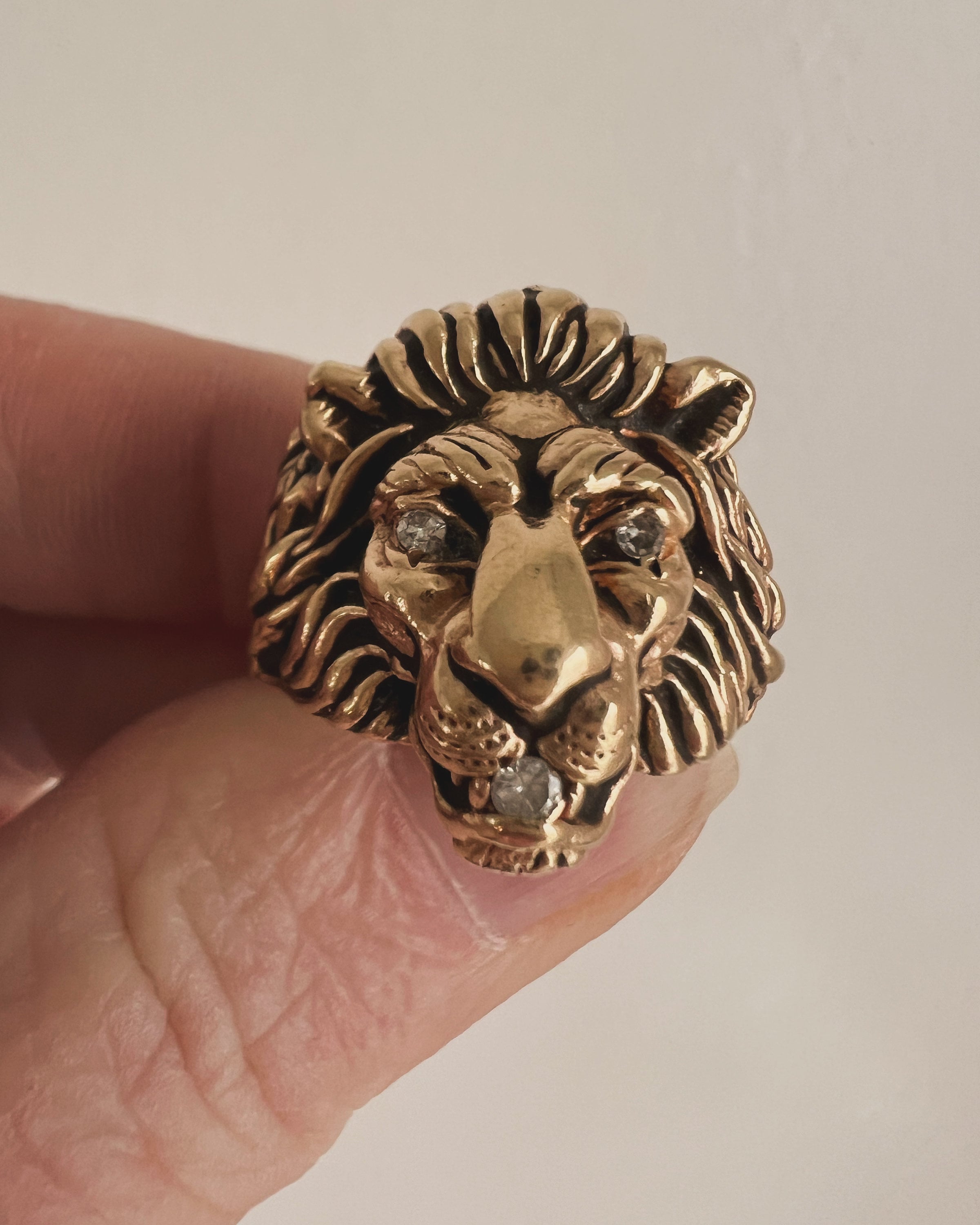 Vintage 10K Yellow Gold Lion Ring with Diamonds.