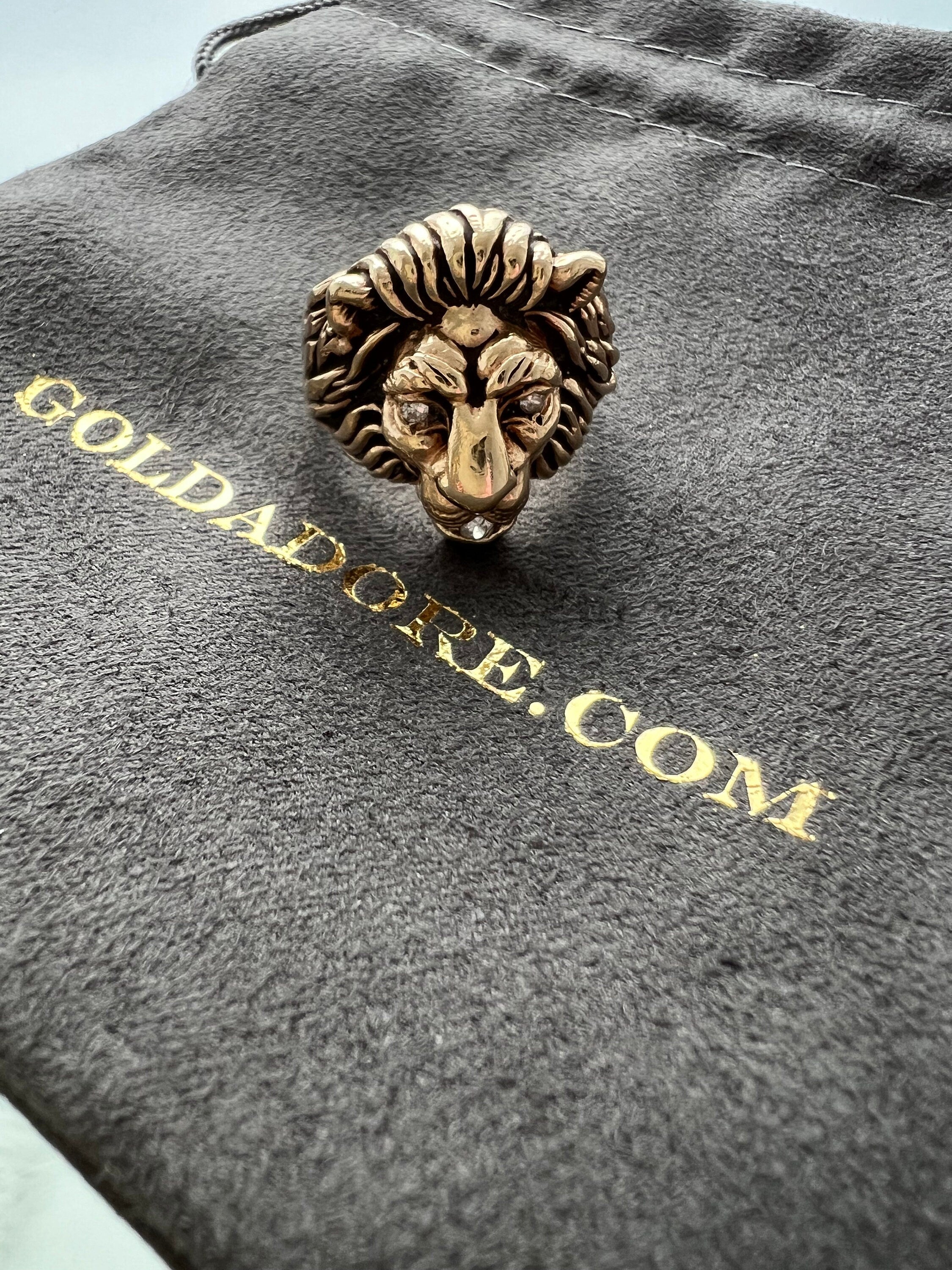 Vintage 10K Yellow Gold Lion Ring with Diamonds.
