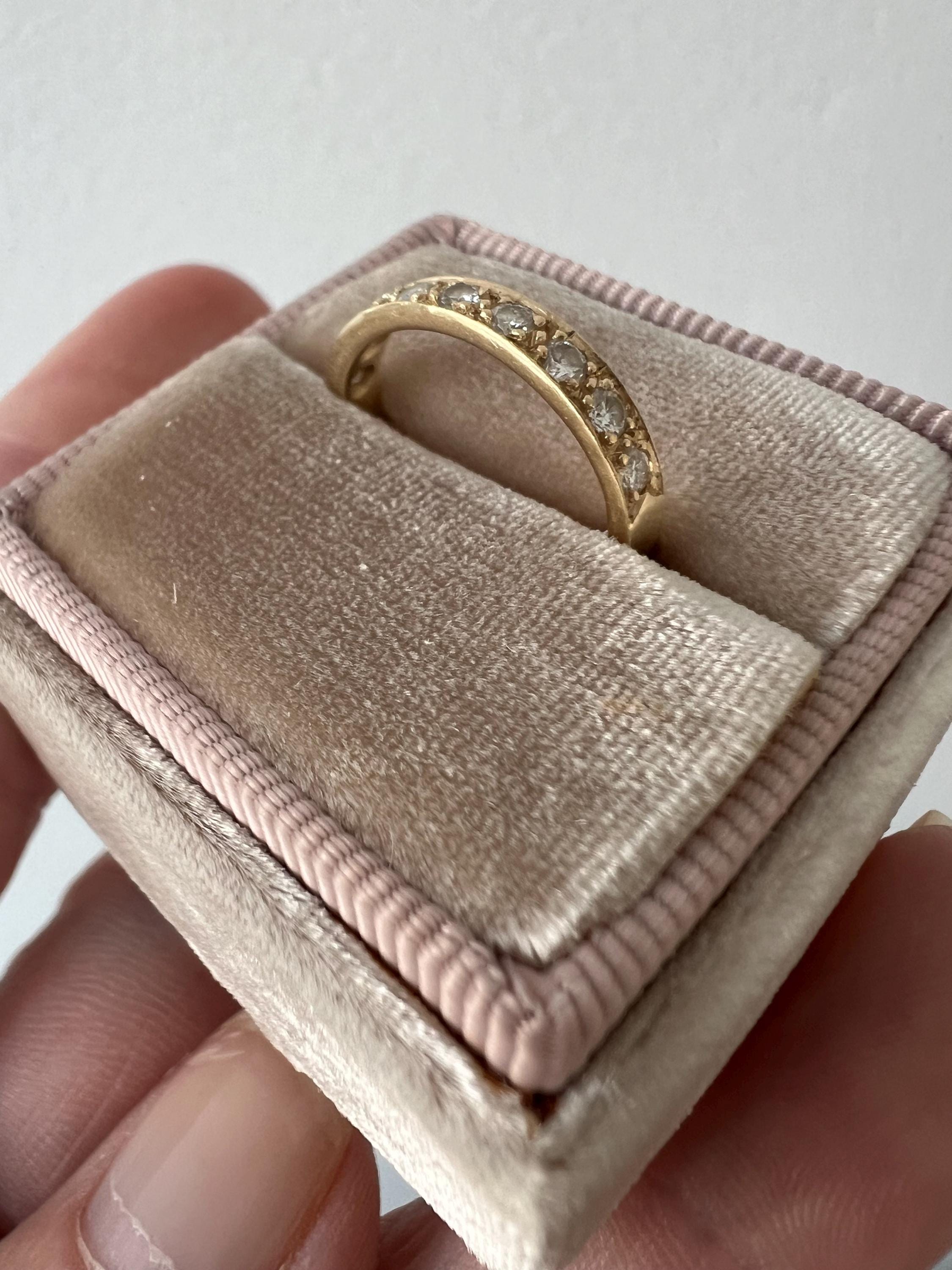 Stunning Vintage 14K Yellow Gold Pave Diamond Wedding Band - 0.27ct.