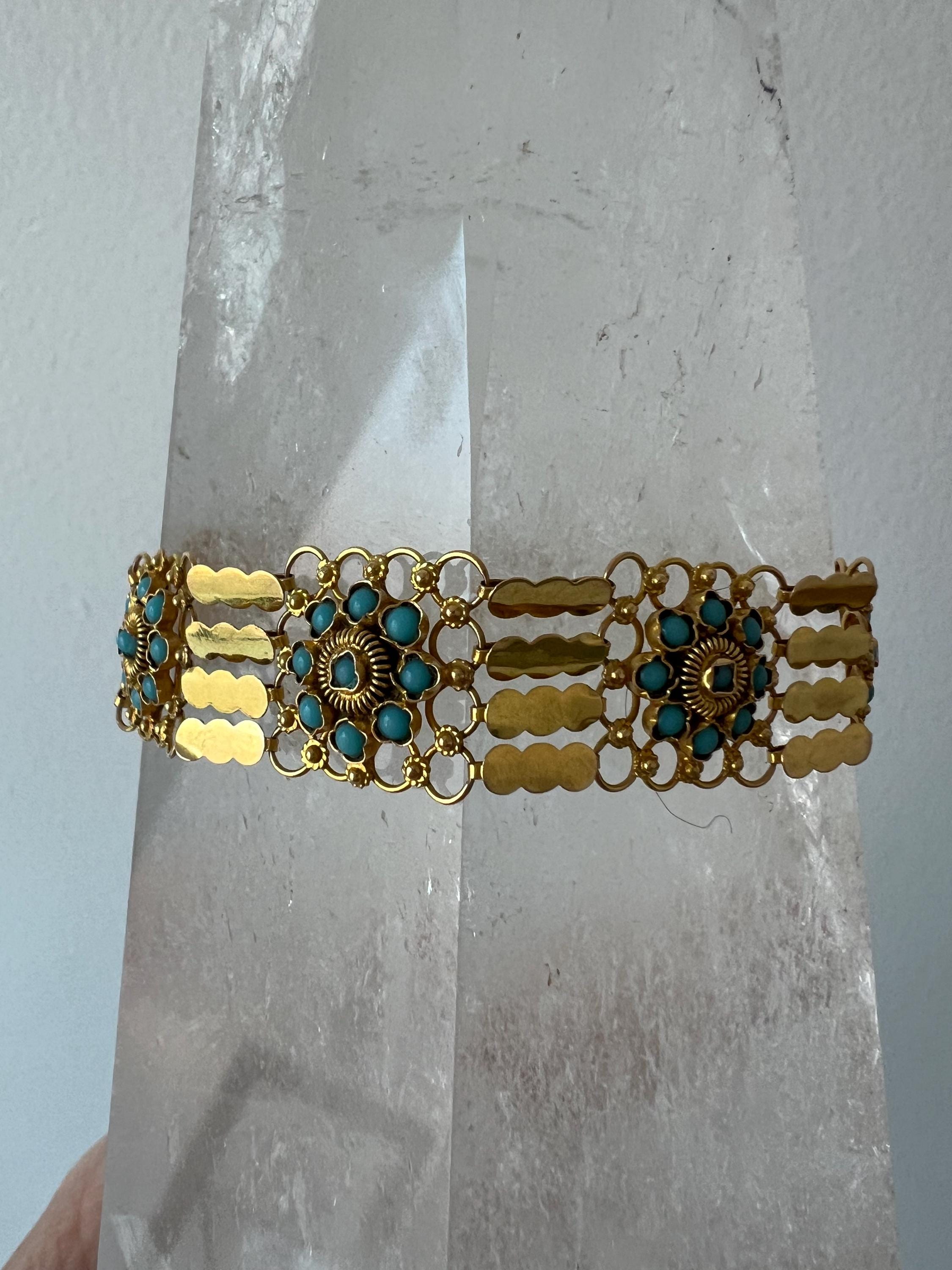 Vintage 18K Yellow Gold and Turquoise Bracelet.