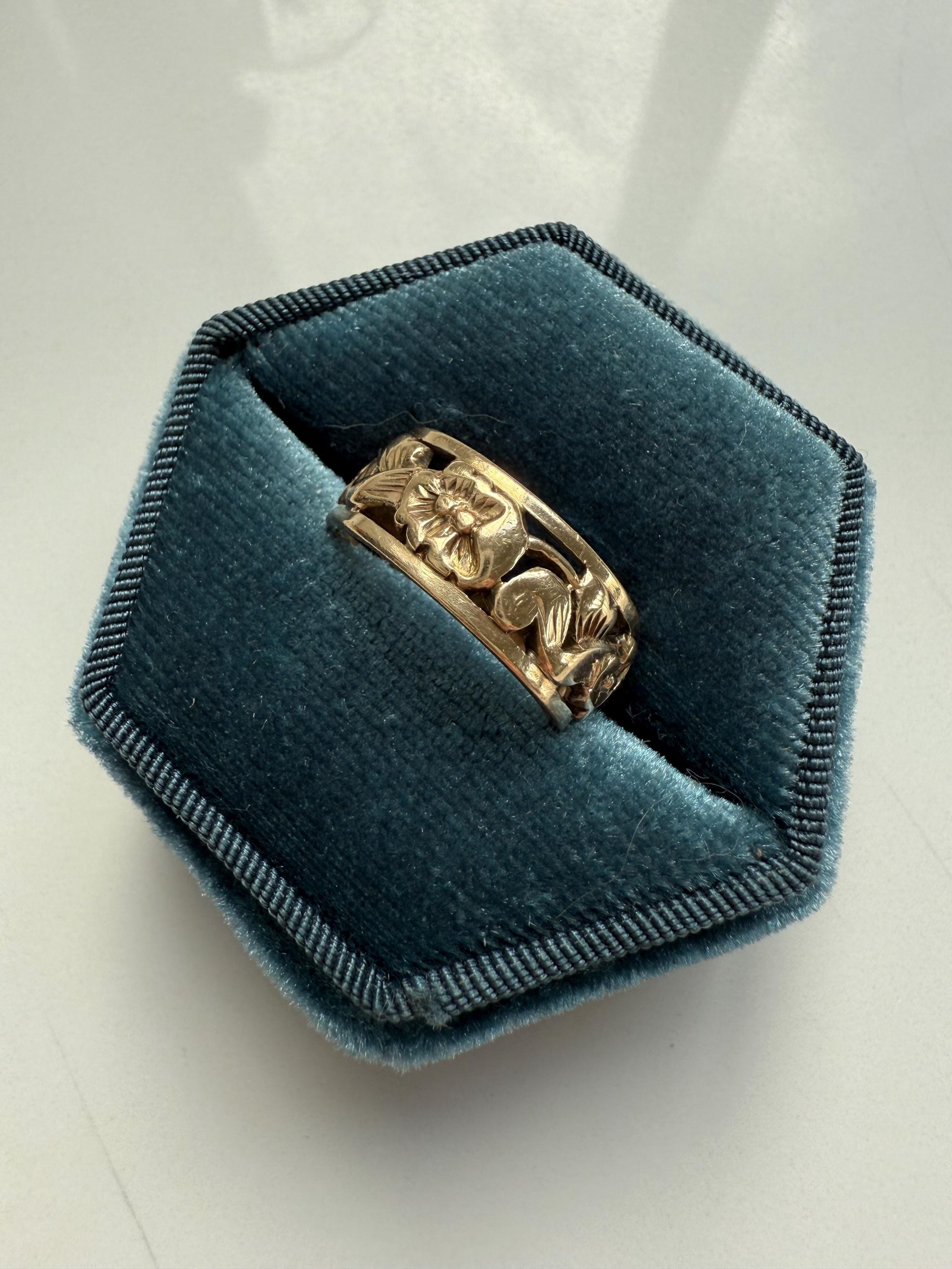 Amazing Vintage Floral Patterned 14K Yellow Gold Wide Wedding Band.