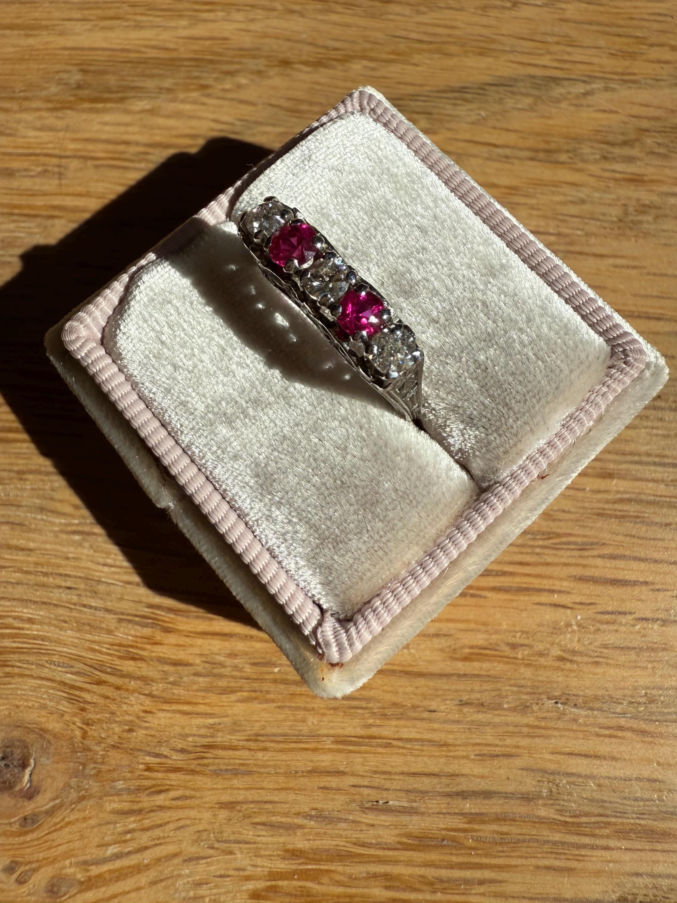 Fabulous Vintage Filigree 18K White Gold Ruby and Diamond Ring Engagement Ring - 0.85ct.