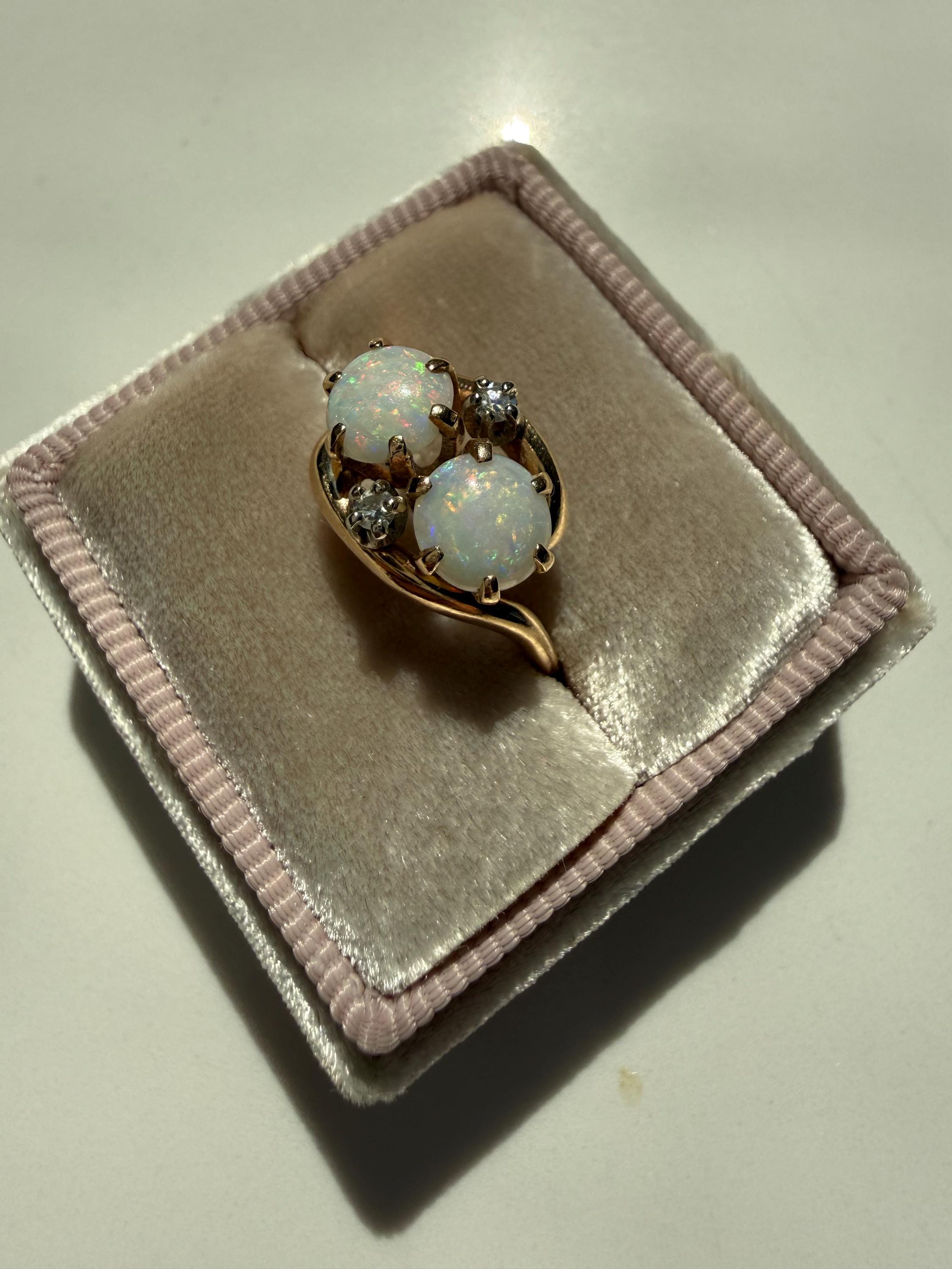 Stunning Antique 14K Yellow Gold Opal and Diamond Twin Stone Ring.