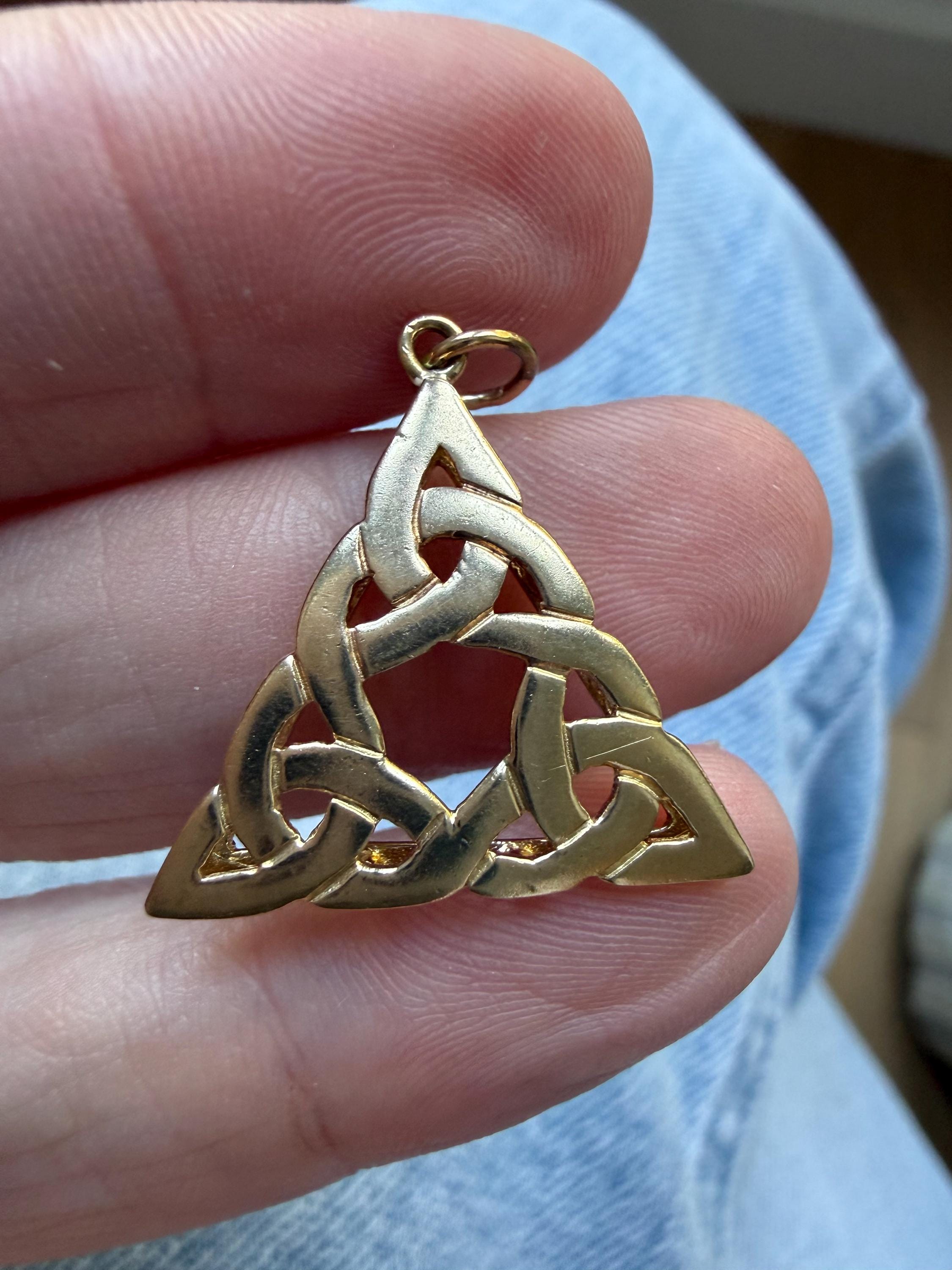 Vintage 14K Yellow Gold Celtic Trinity Knot Charm Triquetra.