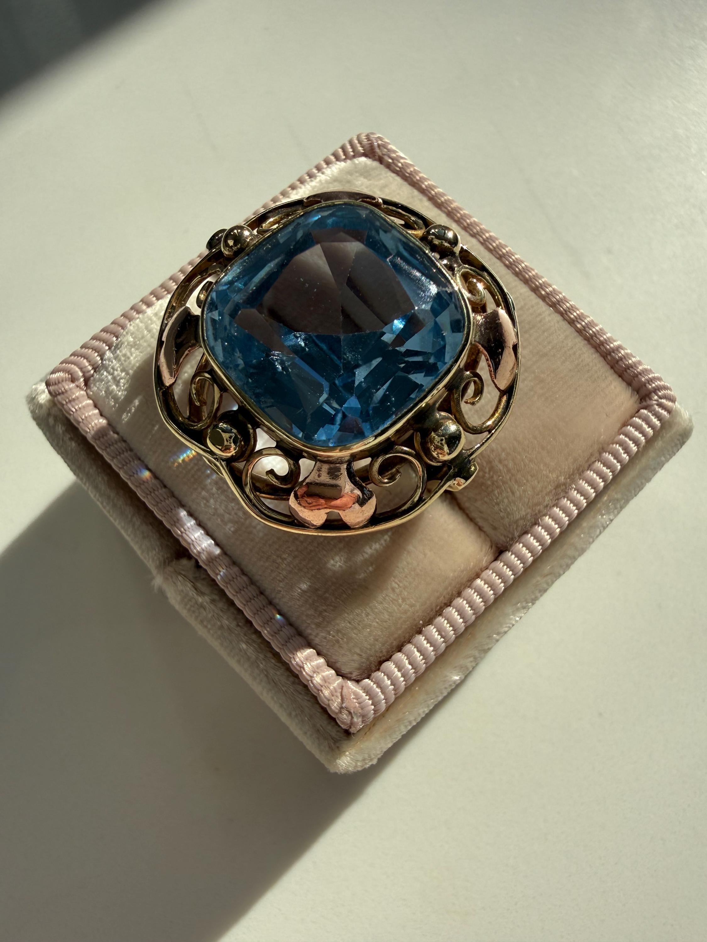 Vintage 14K Yellow and Rose Gold Blue Topaz Ring - 15.00cts - Dutch
