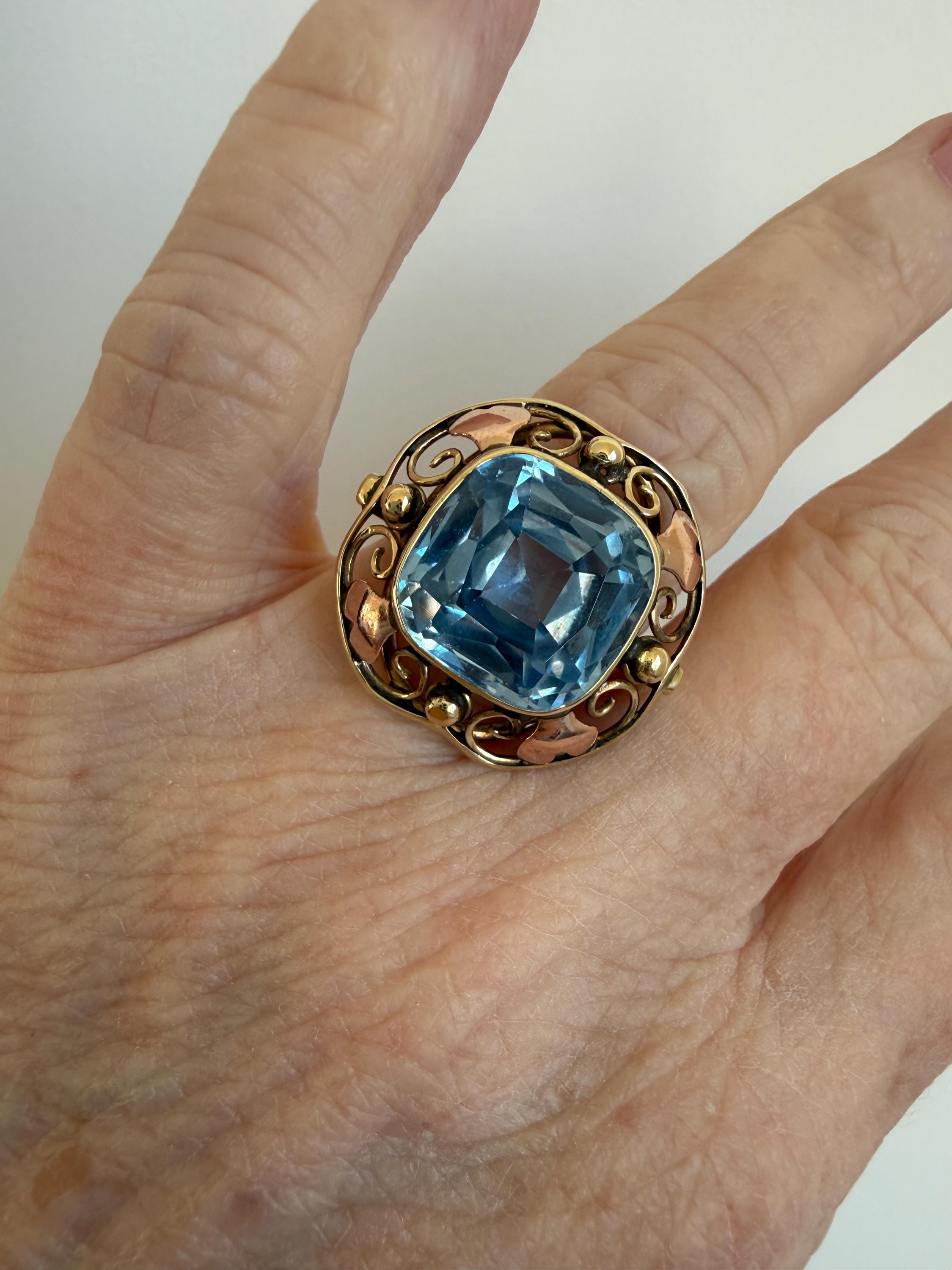 Vintage 14K Yellow and Rose Gold Blue Topaz Ring - 15.00cts - Dutch