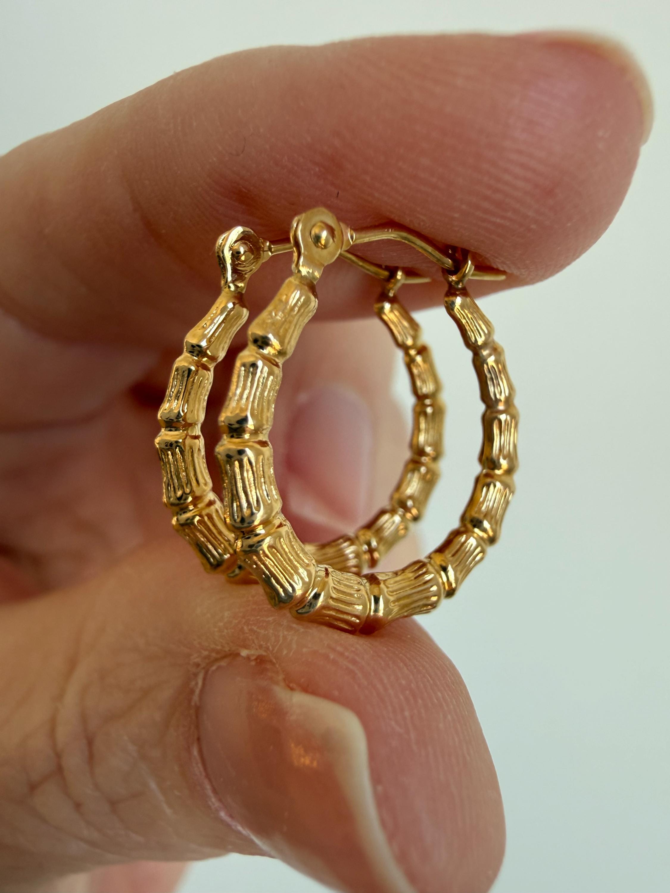 Cute Vintage 14K Yellow Bamboo Hoop Earrings.