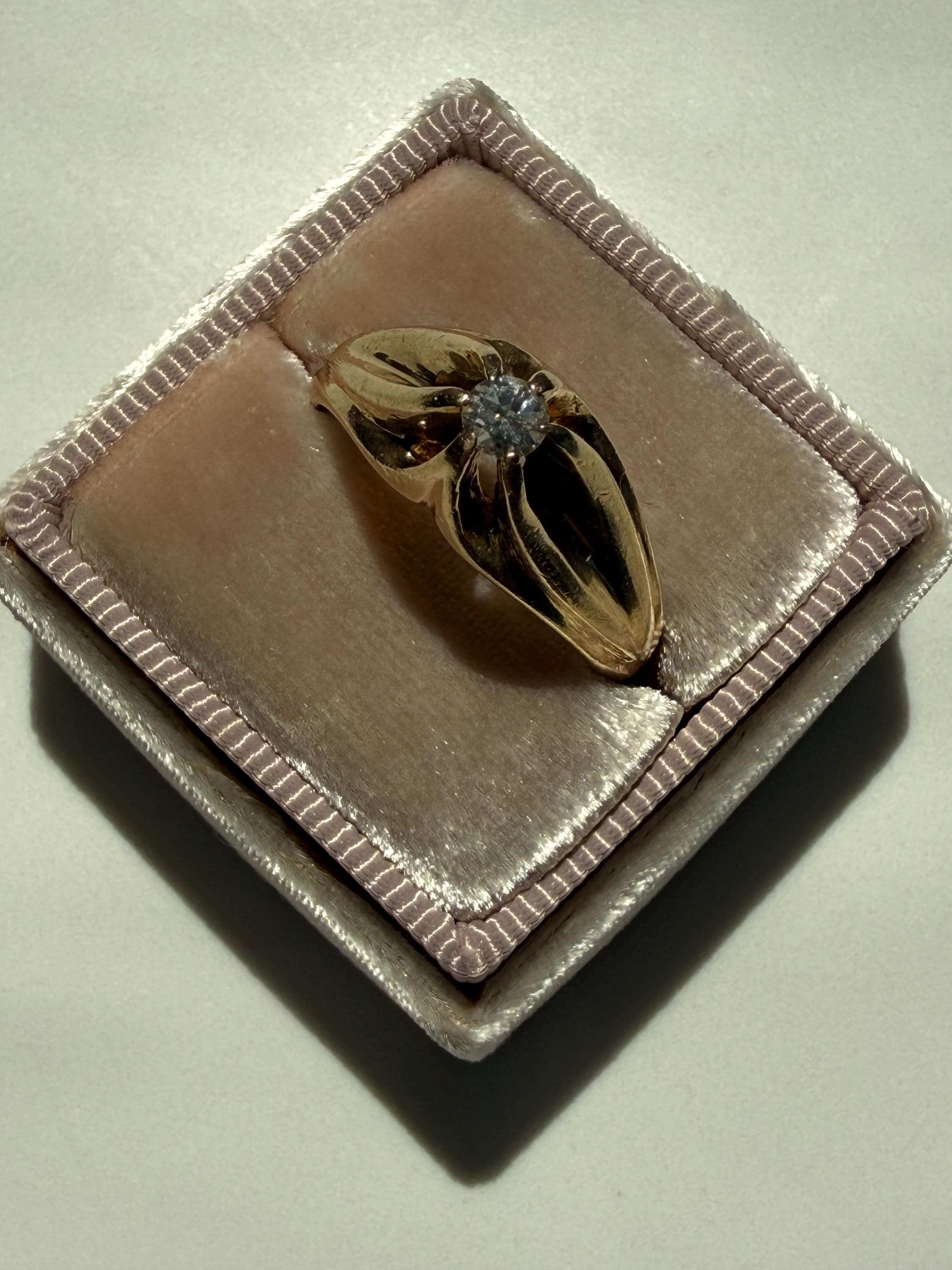Antique Buttercup 14K Yellow Gold Diamond Solitaire Ring Engagement Ring.