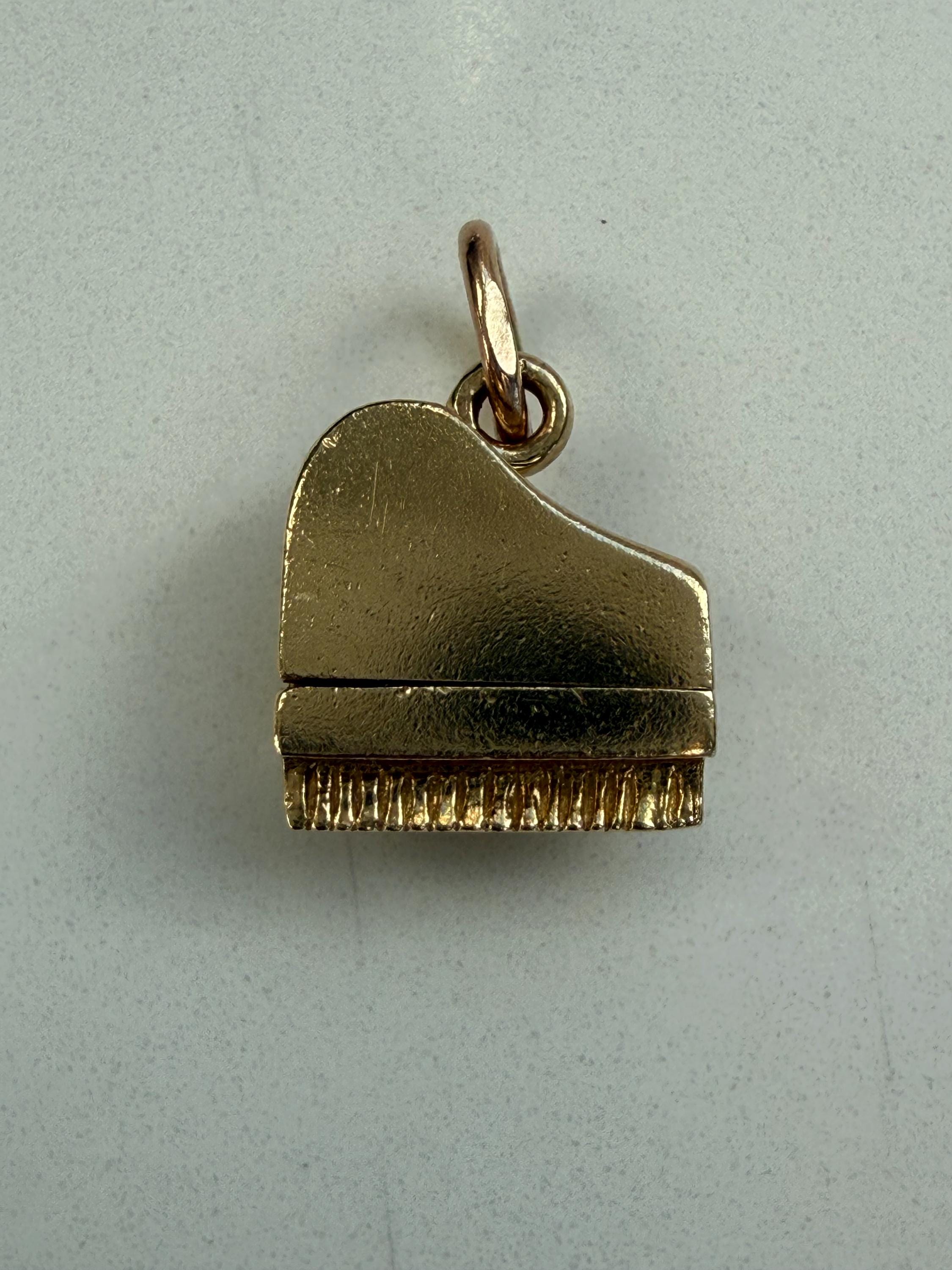 Vintage 10K Yellow Gold Piano Charm/ Pendant.