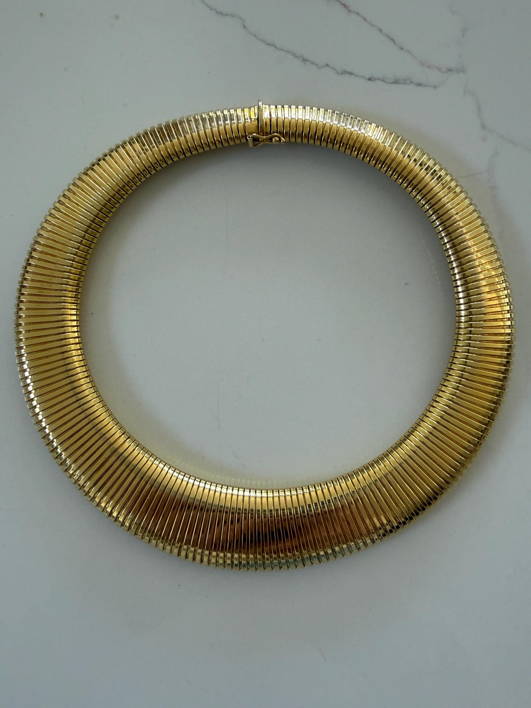 Gorgeous Vintage 14K Yellow Gold Tapered Tubogas Necklace, 16 inches.
