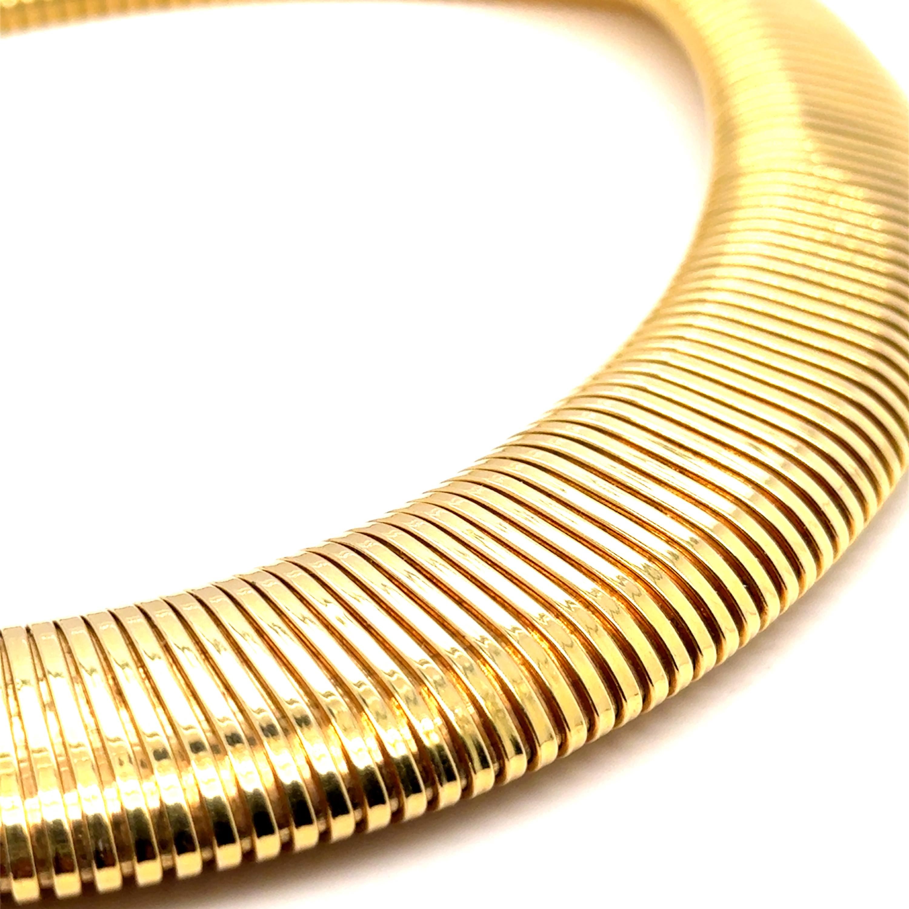 Gorgeous Vintage 14K Yellow Gold Tapered Tubogas Necklace, 16 inches.