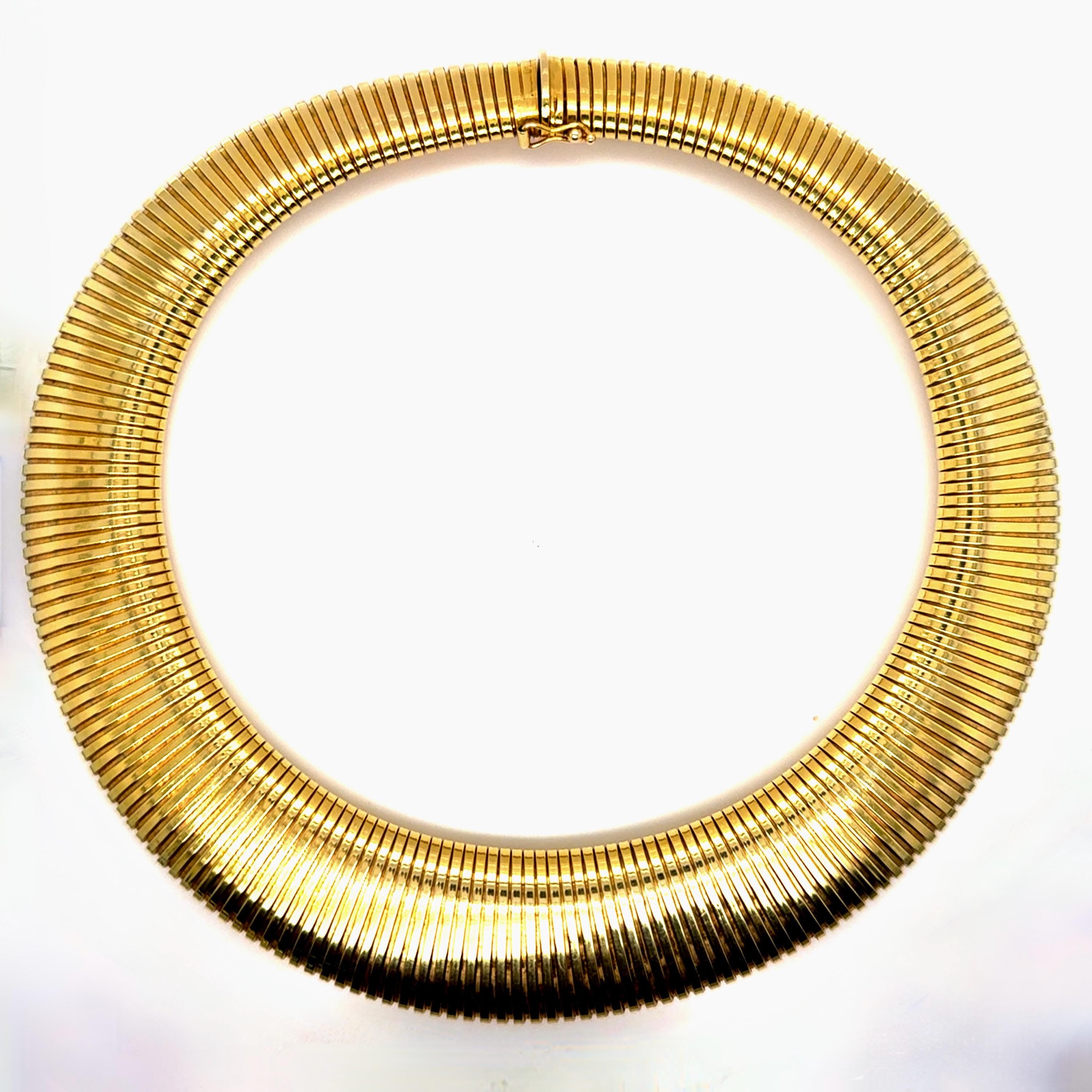 Gorgeous Vintage 14K Yellow Gold Tapered Tubogas Necklace, 16 inches.