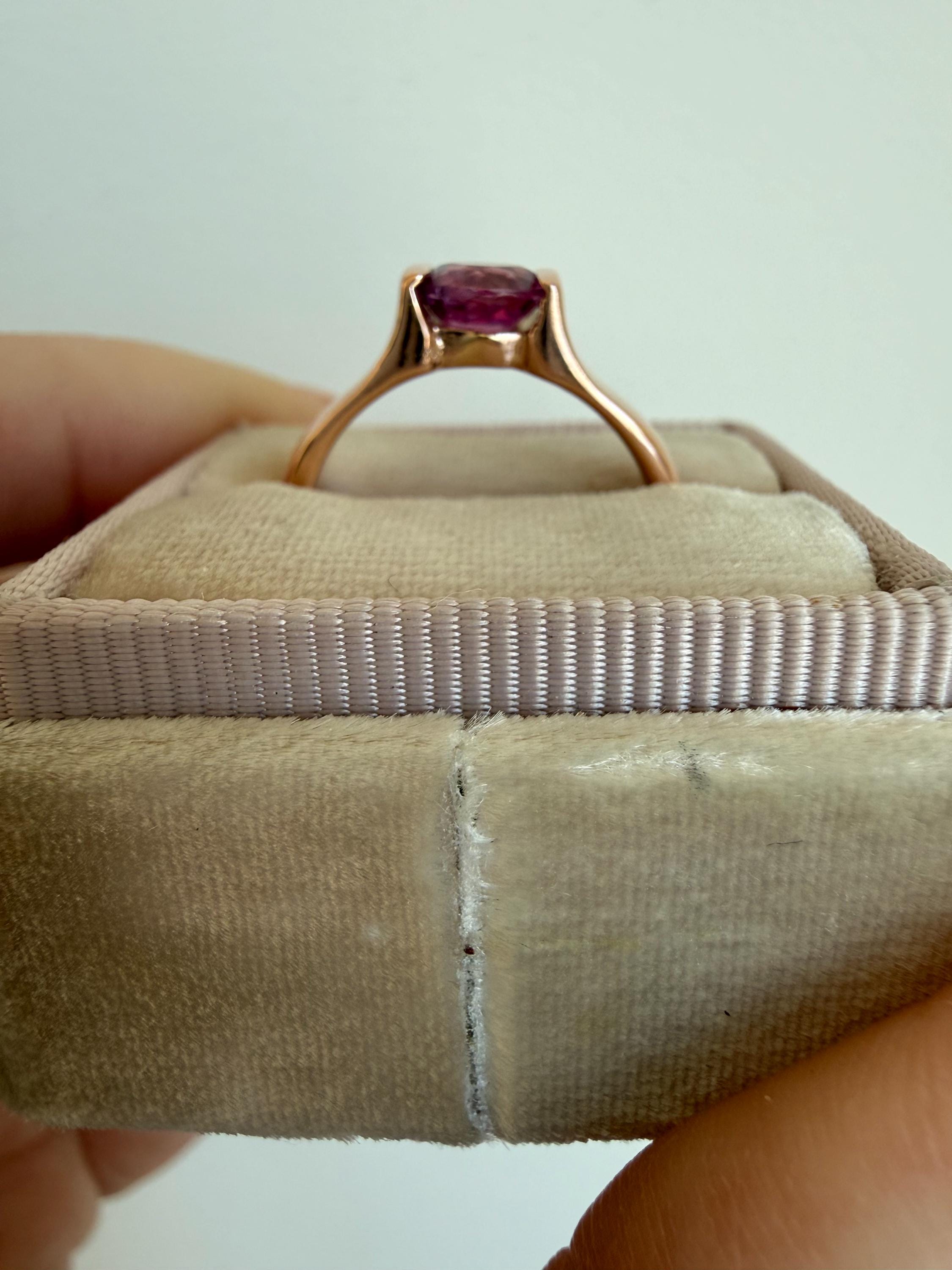 Beautiful Vintage 14K Rose Gold Pink Sapphire Solitaire Engagement Ring - 1.00ct