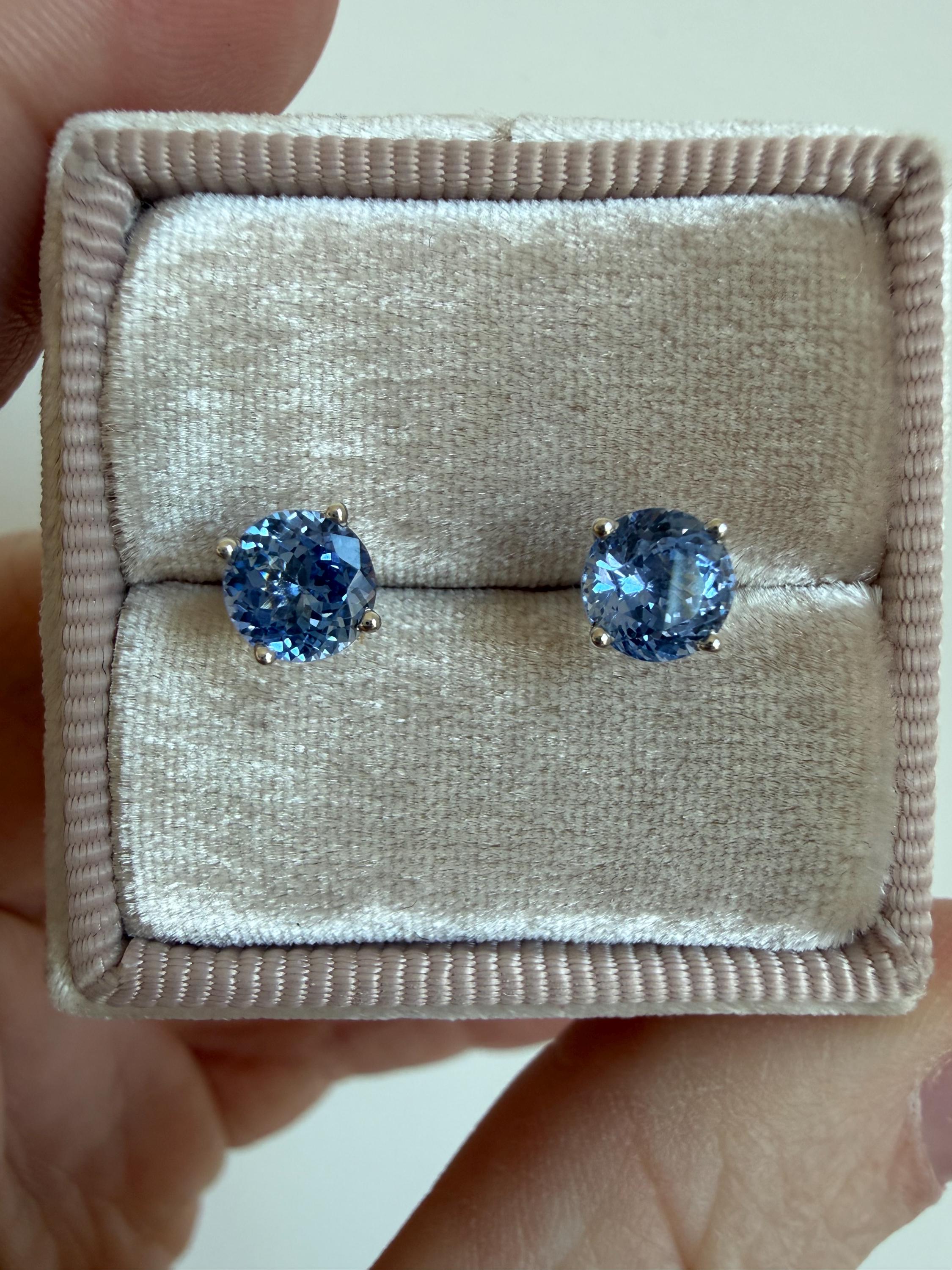 Vintage Unheated Ceylon Round Cut Sapphire Stud Earrings in 14K White Gold - 1.44ct.