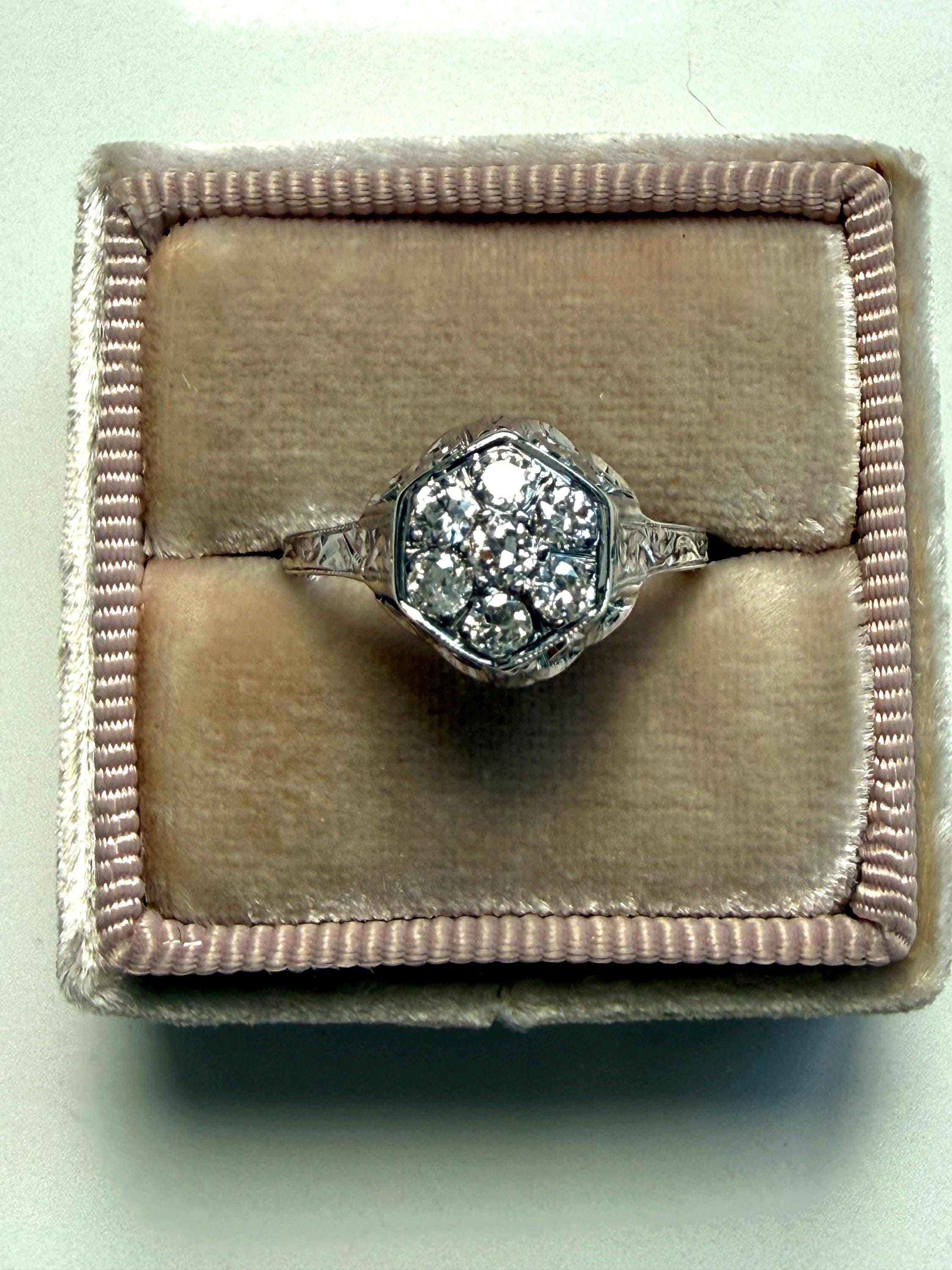 Vintage Filigree 18K White Gold Solitaire Diamond Engagement Ring - 0.42ct.